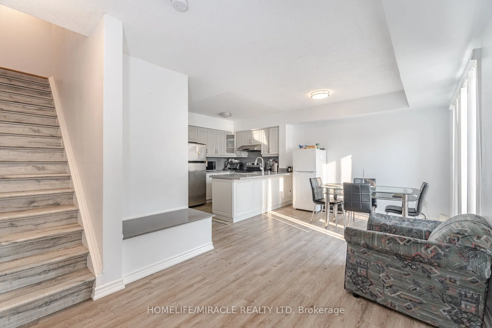 3049 Finch Avenue W #2002
