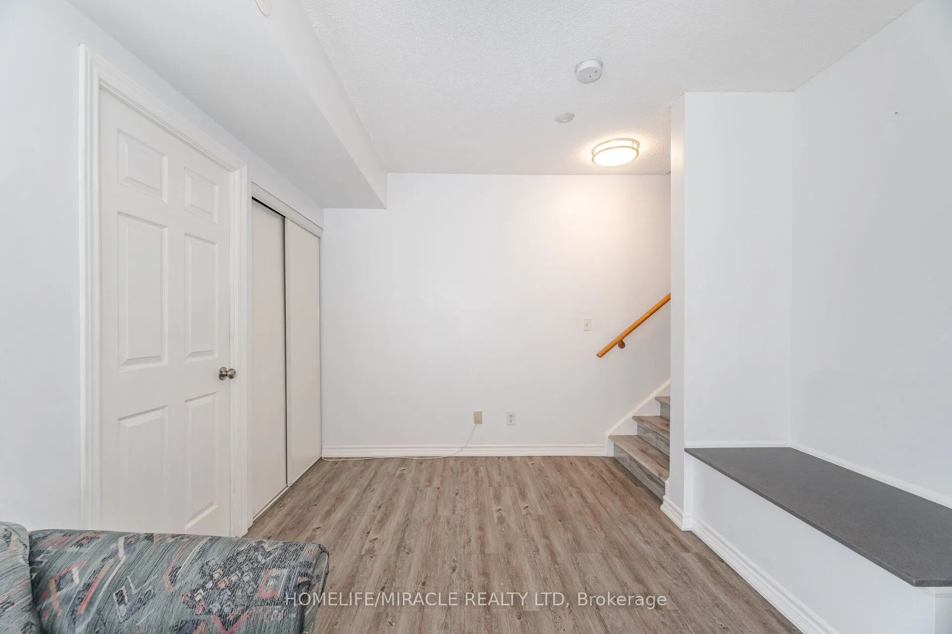 3049 Finch Avenue W #2002