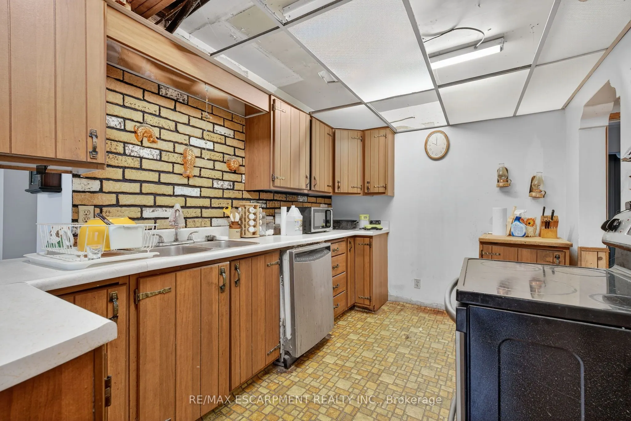 626 George Street E