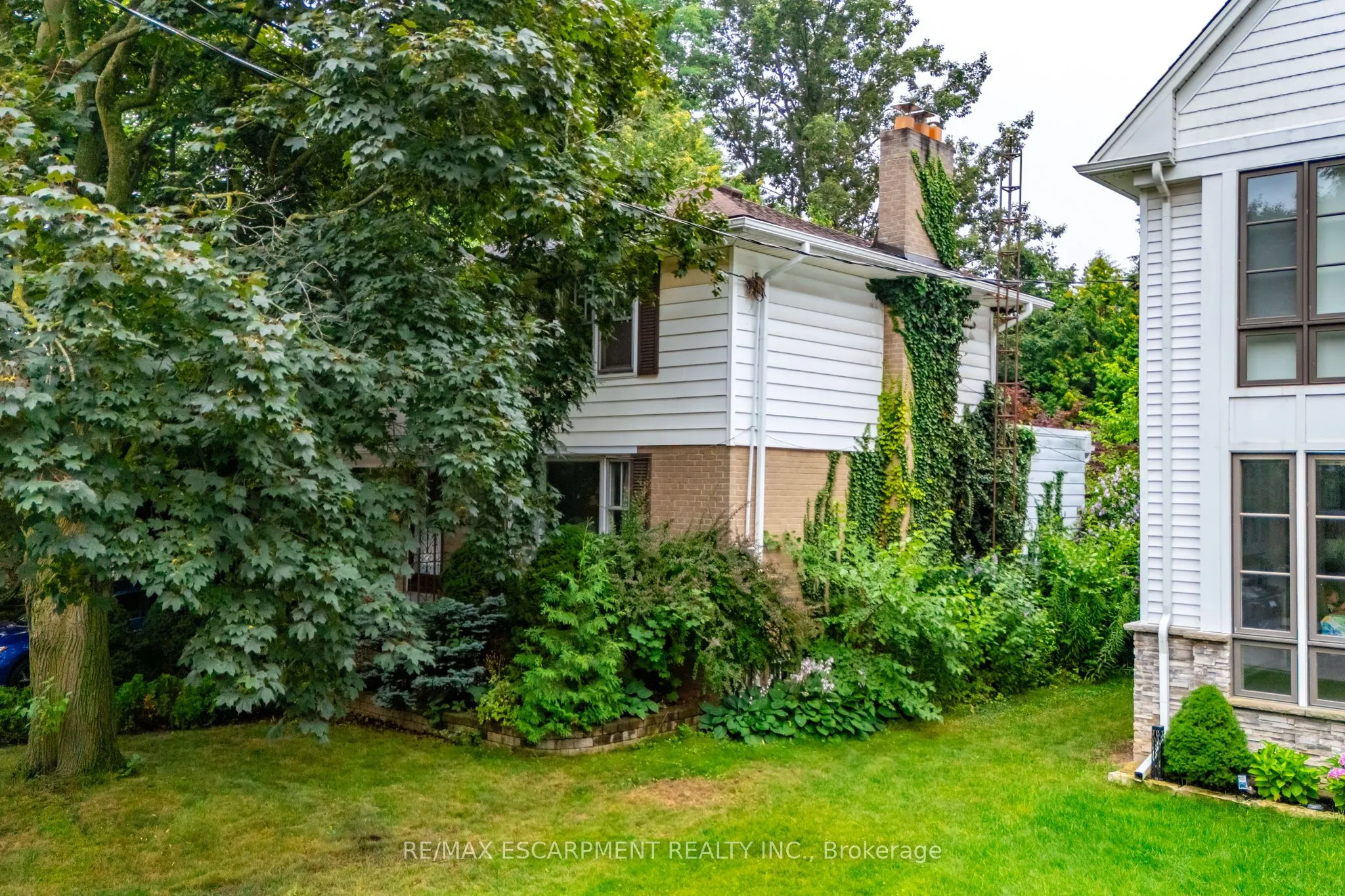 626 George Street E