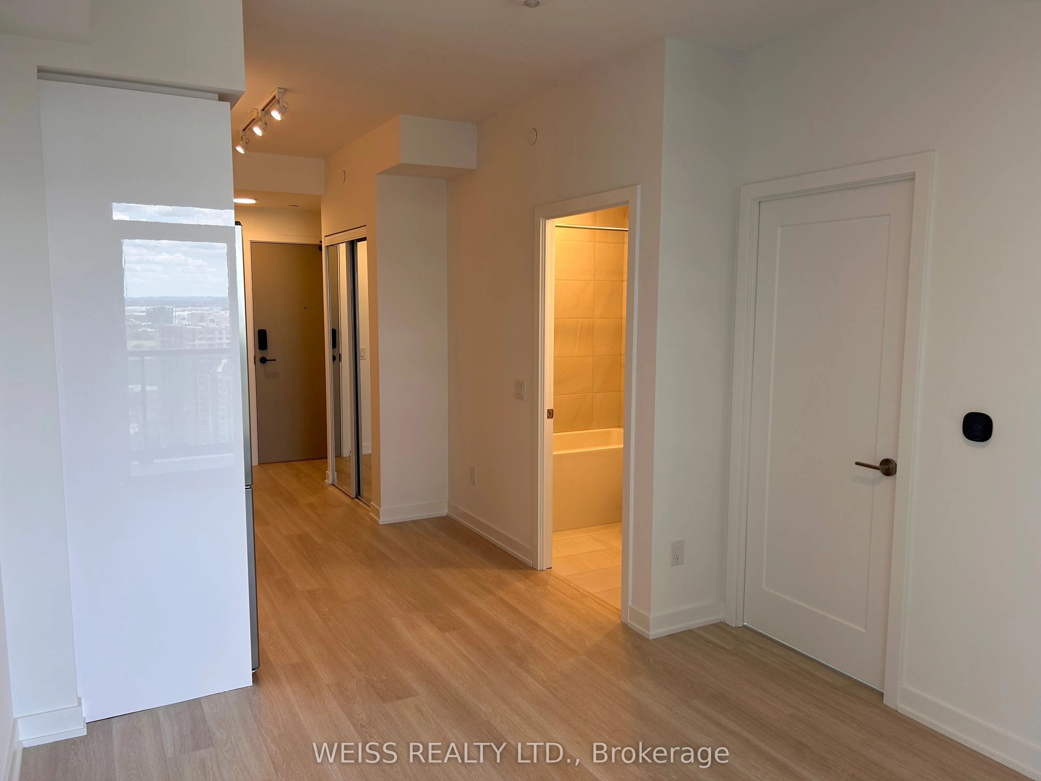 5105 Hurontario Street, #2409