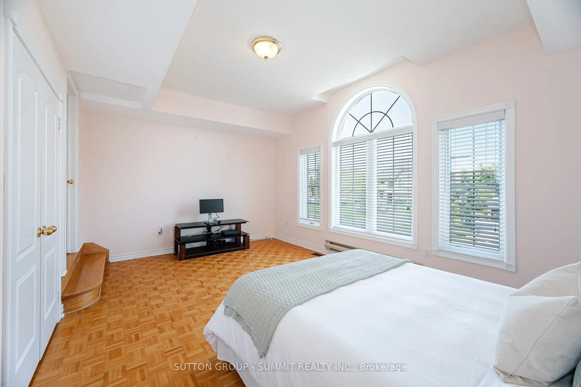 2360 Silverwood Drive