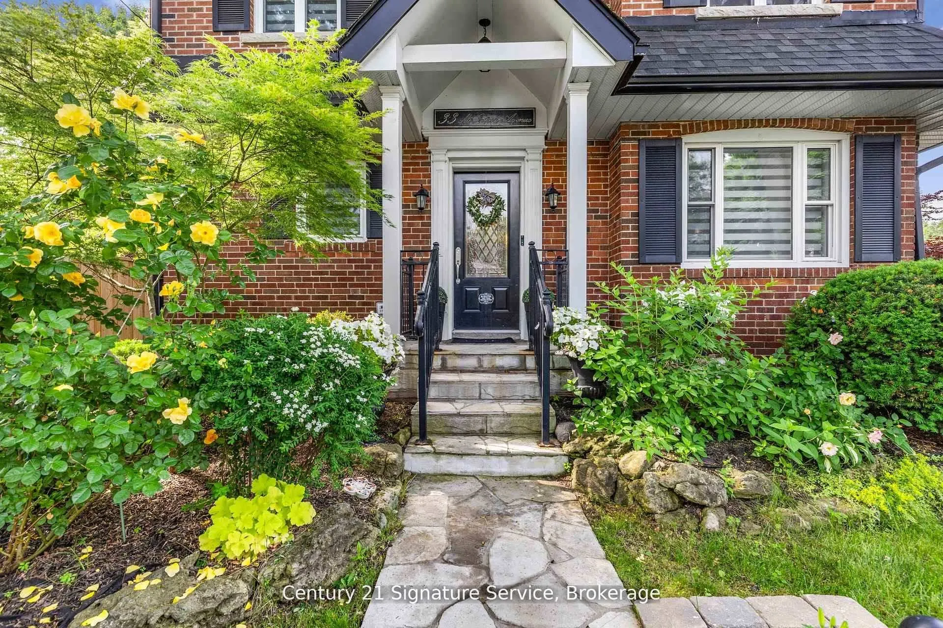 33 McIntosh Avenue