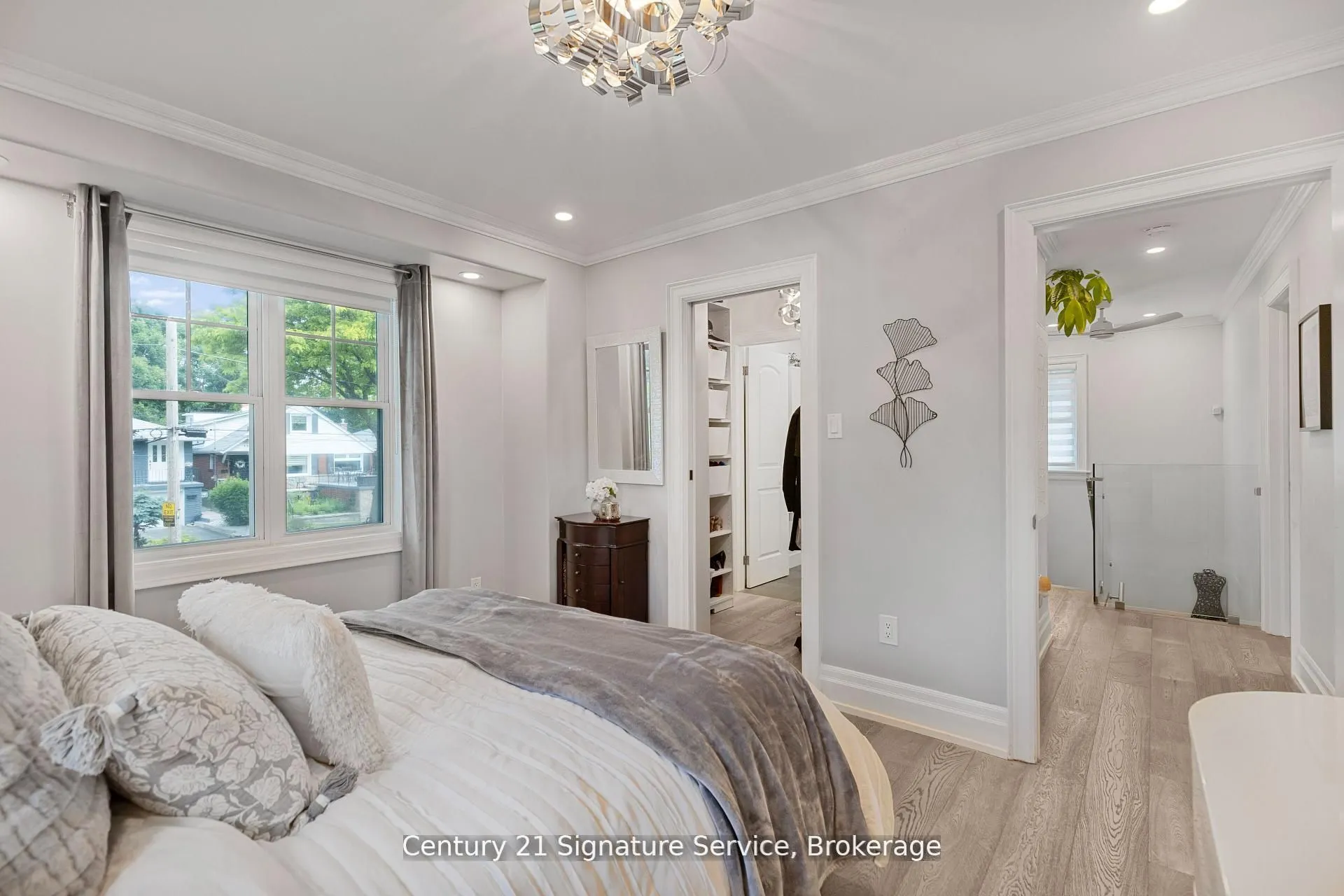 33 McIntosh Avenue