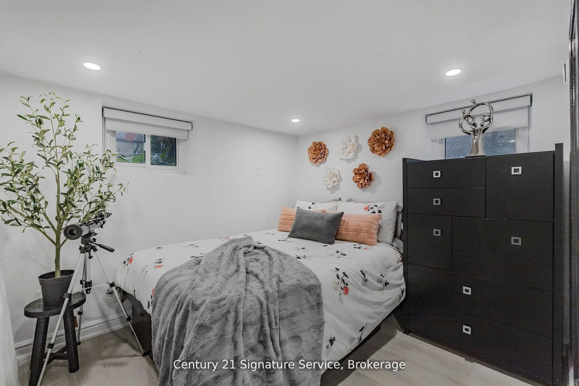 33 McIntosh Avenue