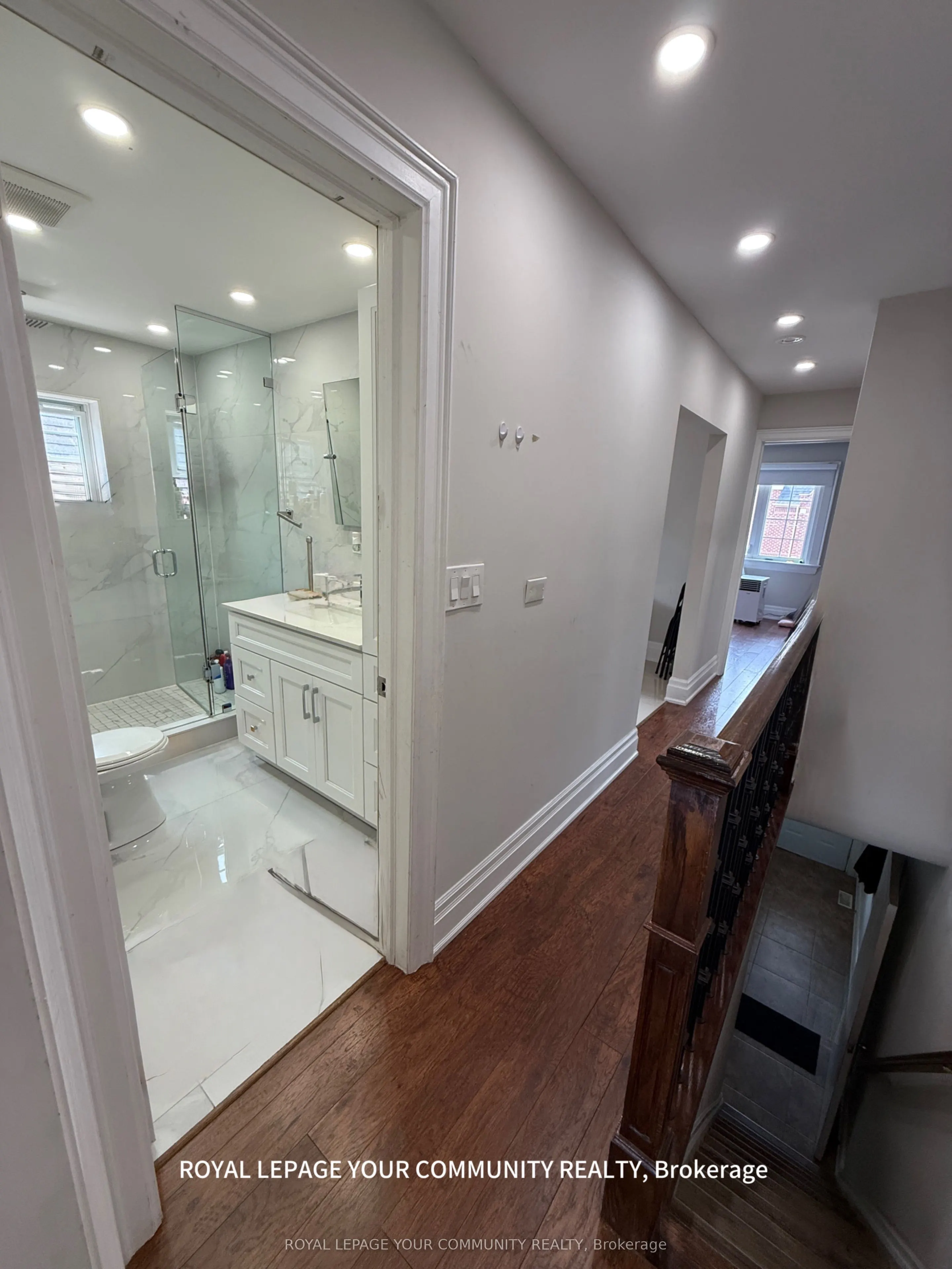 7 Harvie Avenue E, #2