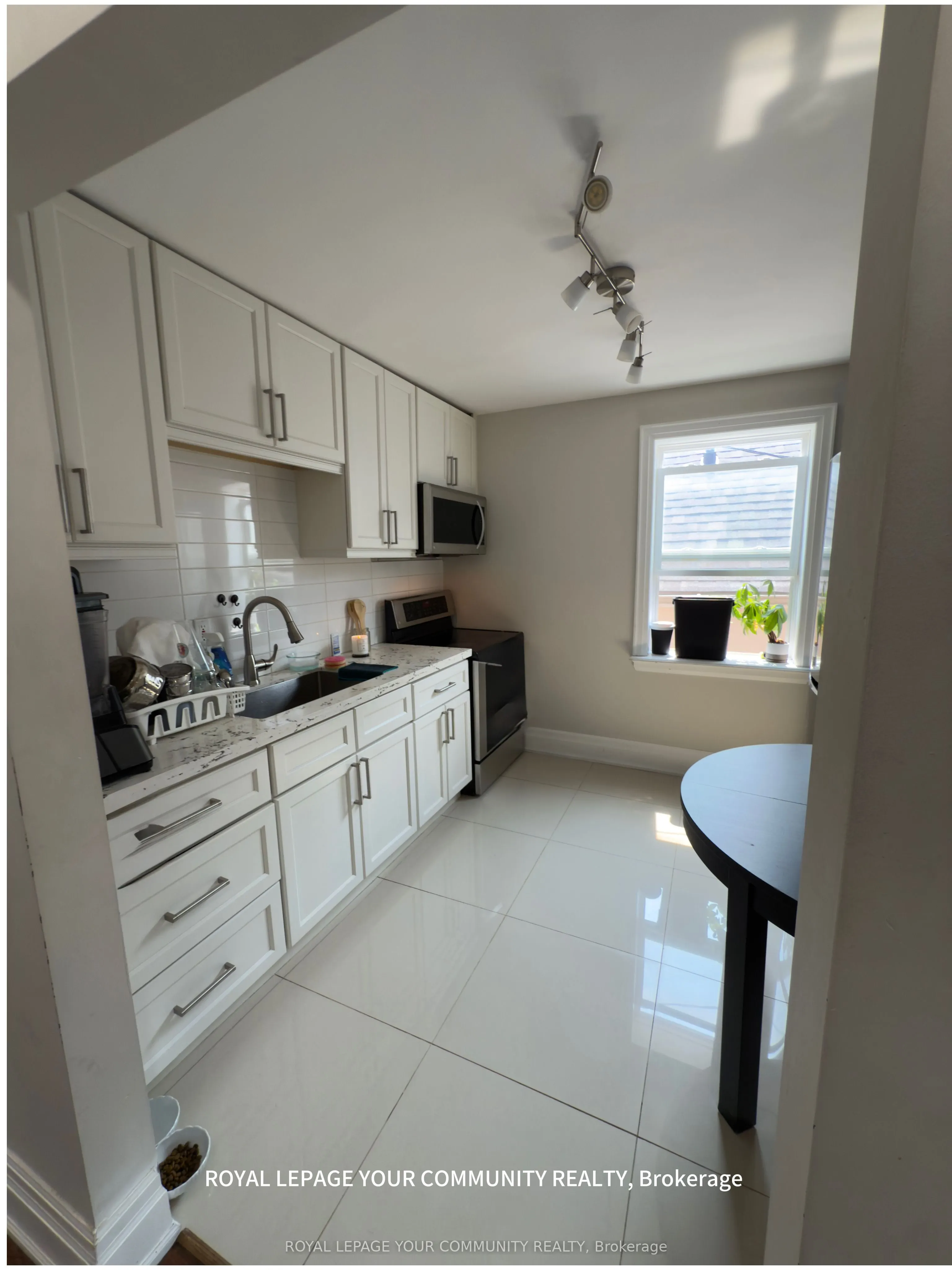 7 Harvie Avenue E, #2