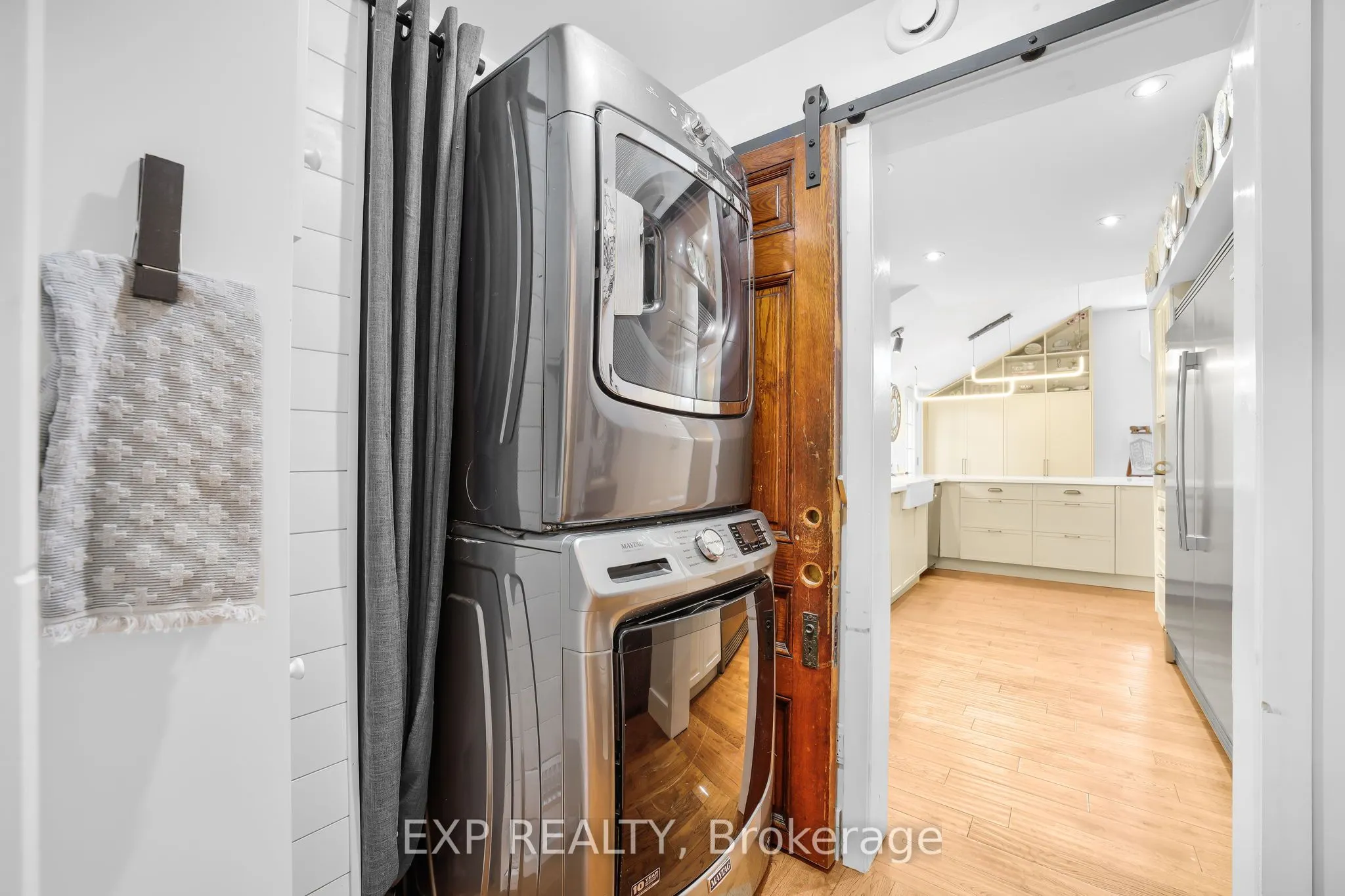 20 Elgin Street S