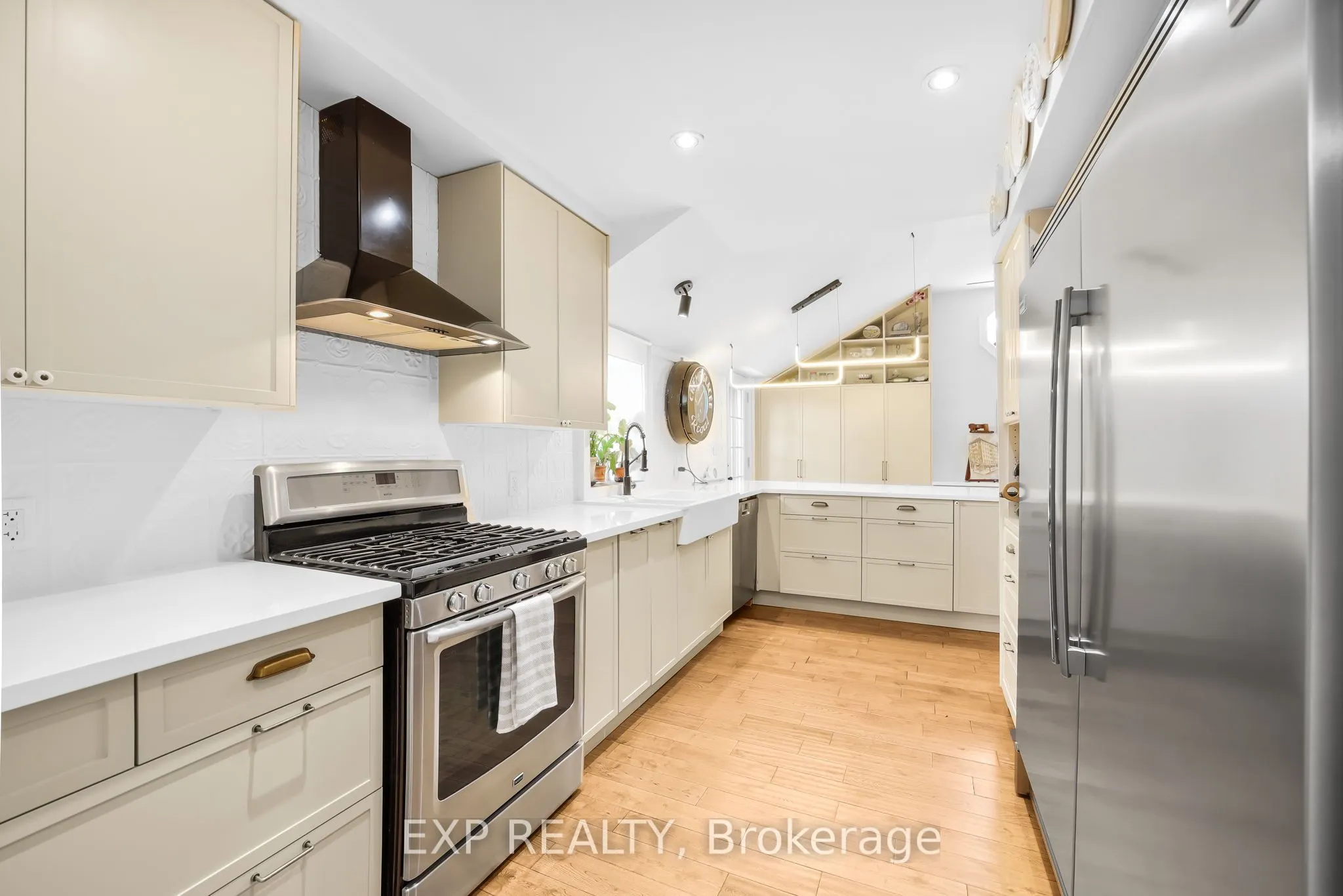20 Elgin Street S