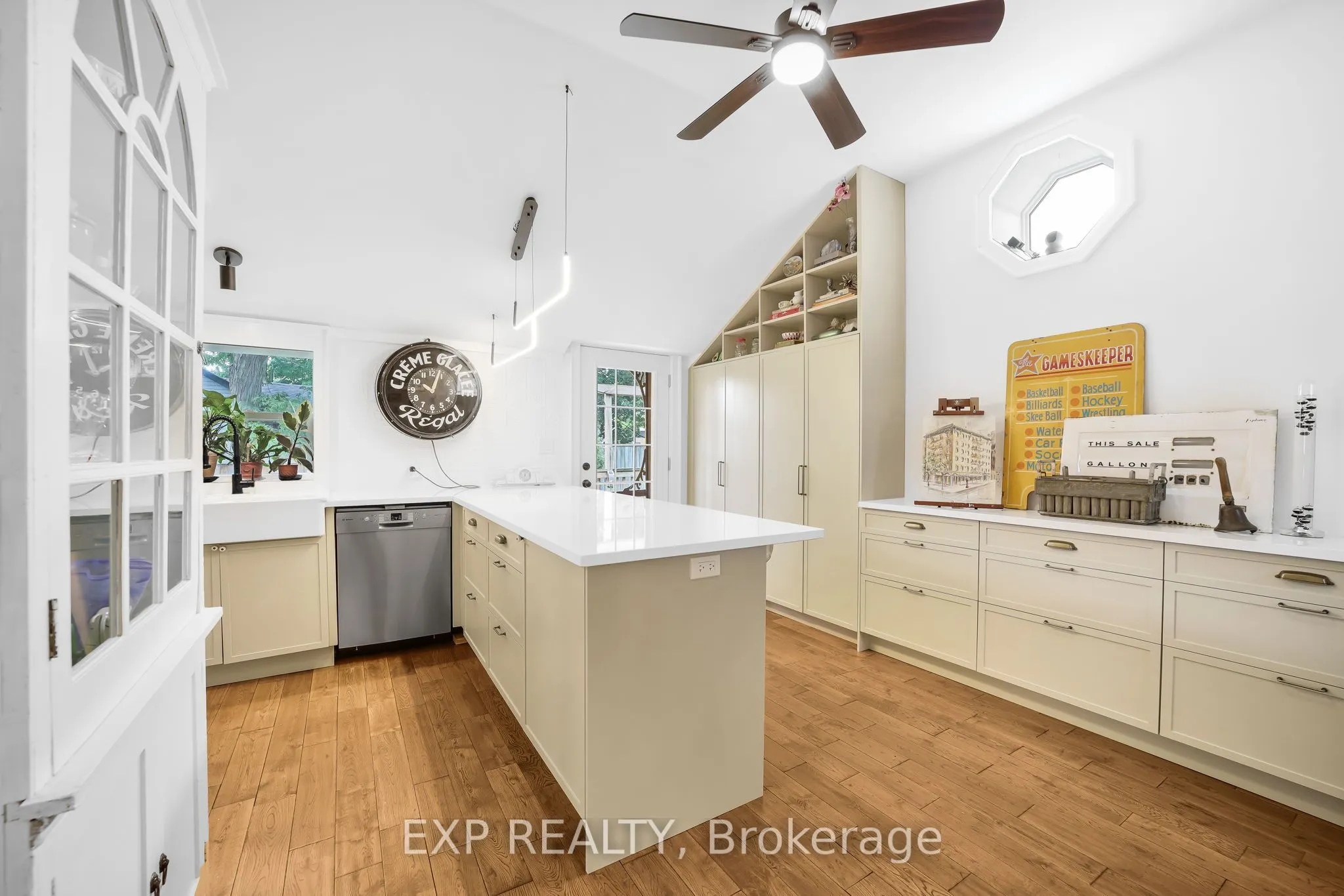 20 Elgin Street S