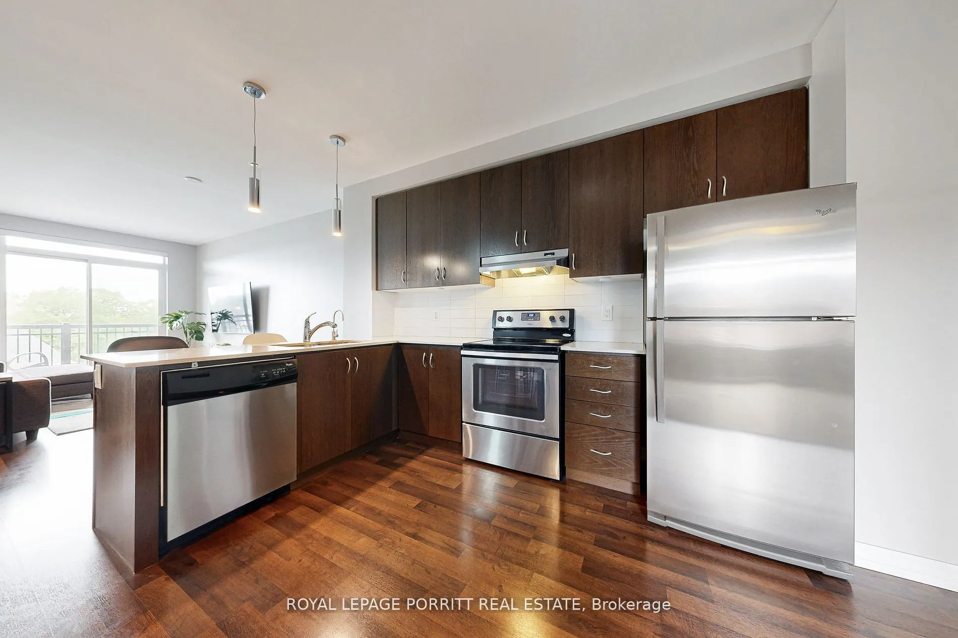 3563 Lake Shore Boulevard W, #404