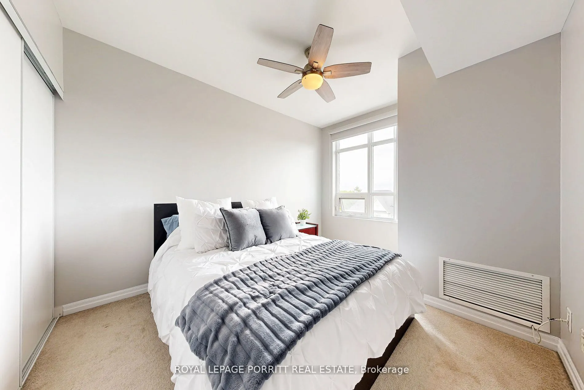 3563 Lake Shore Boulevard W, #404