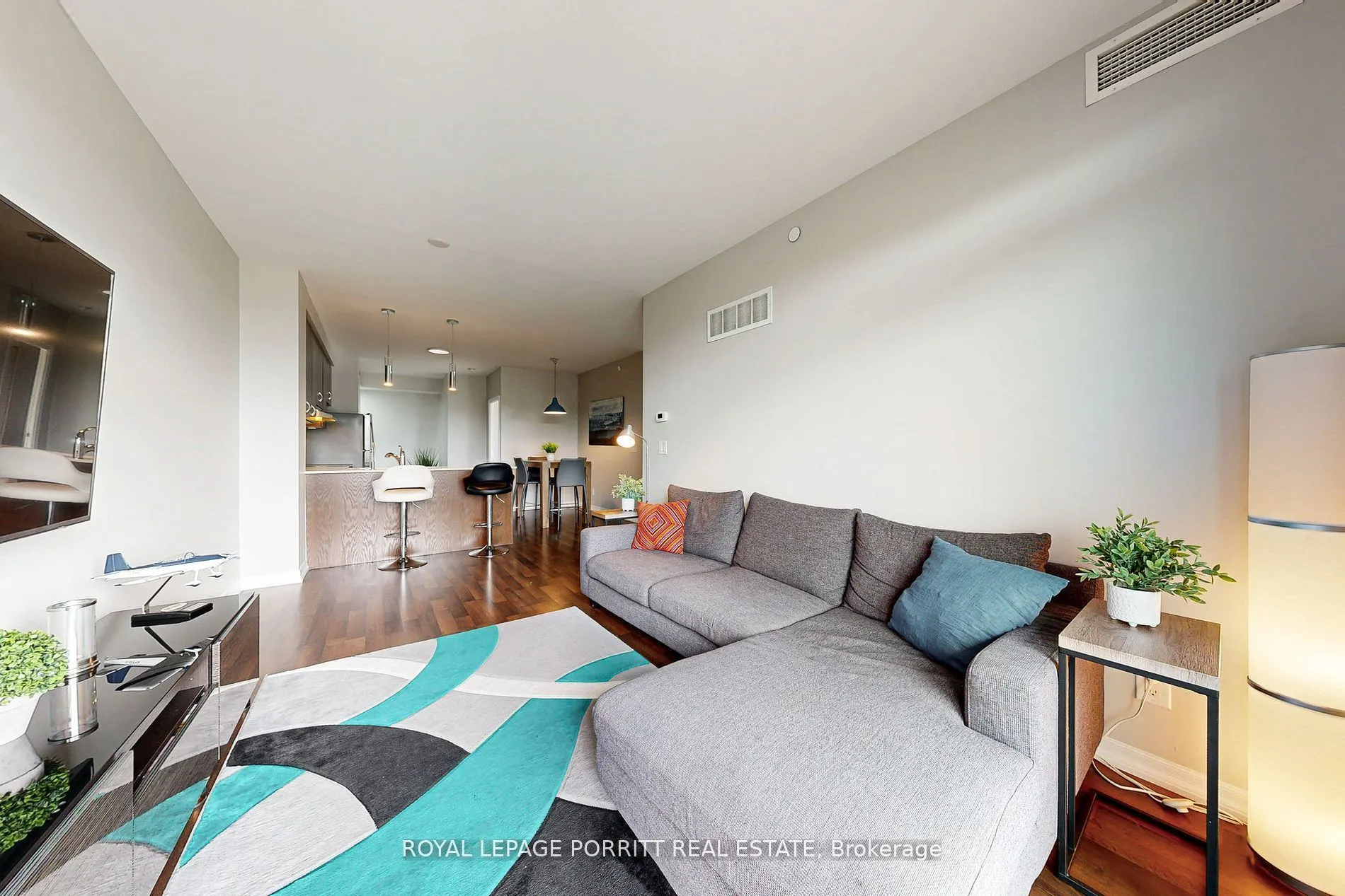 3563 Lake Shore Boulevard W, #404