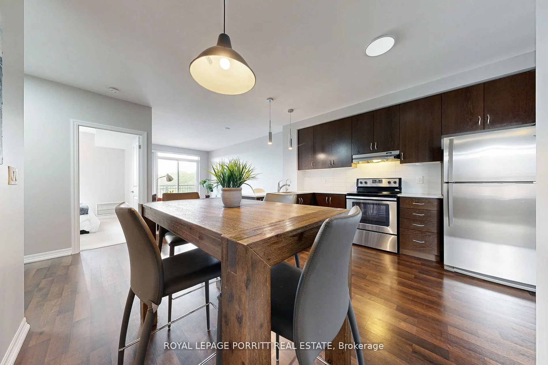 3563 Lake Shore Boulevard W, #404