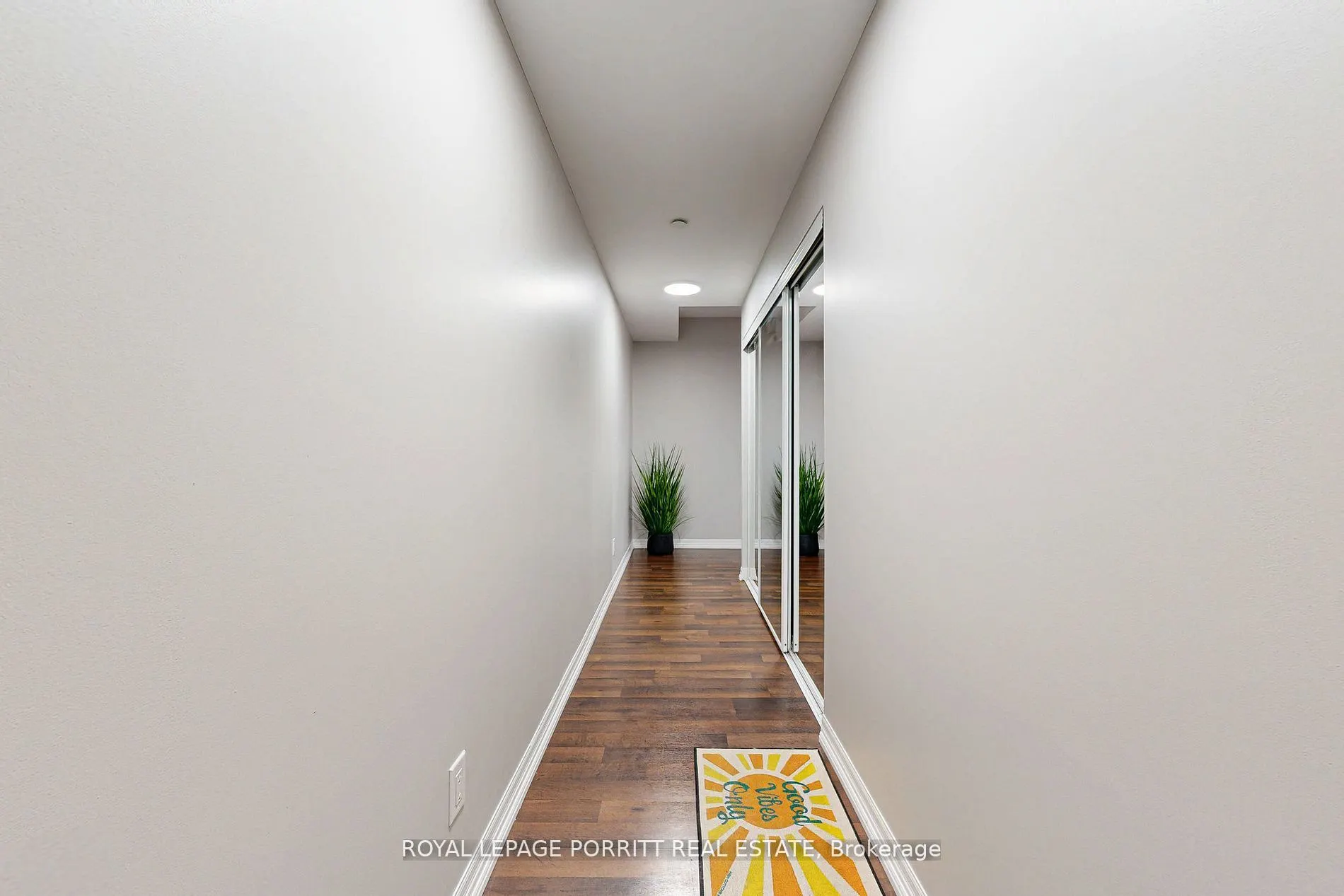 3563 Lake Shore Boulevard W, #404