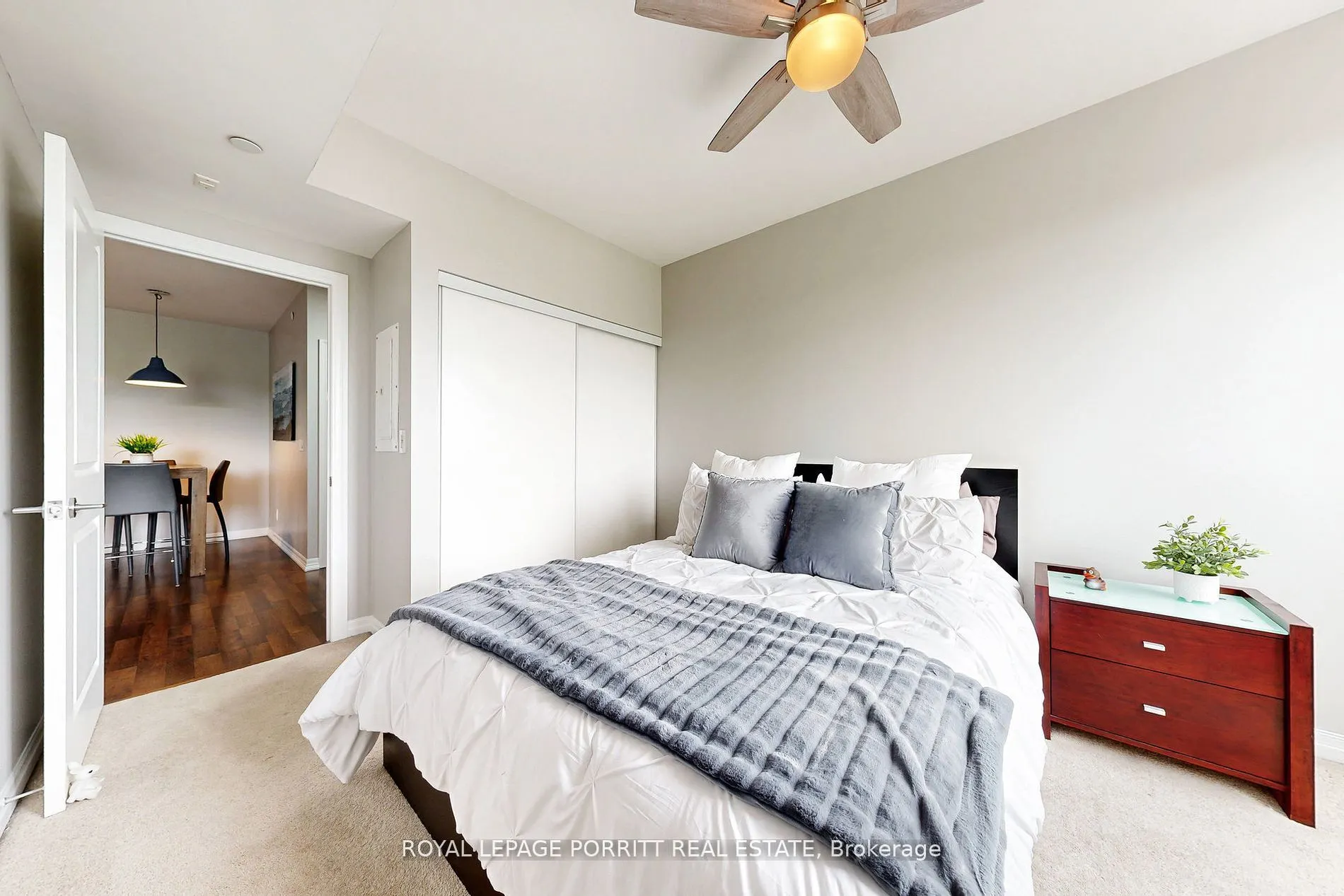 3563 Lake Shore Boulevard W, #404