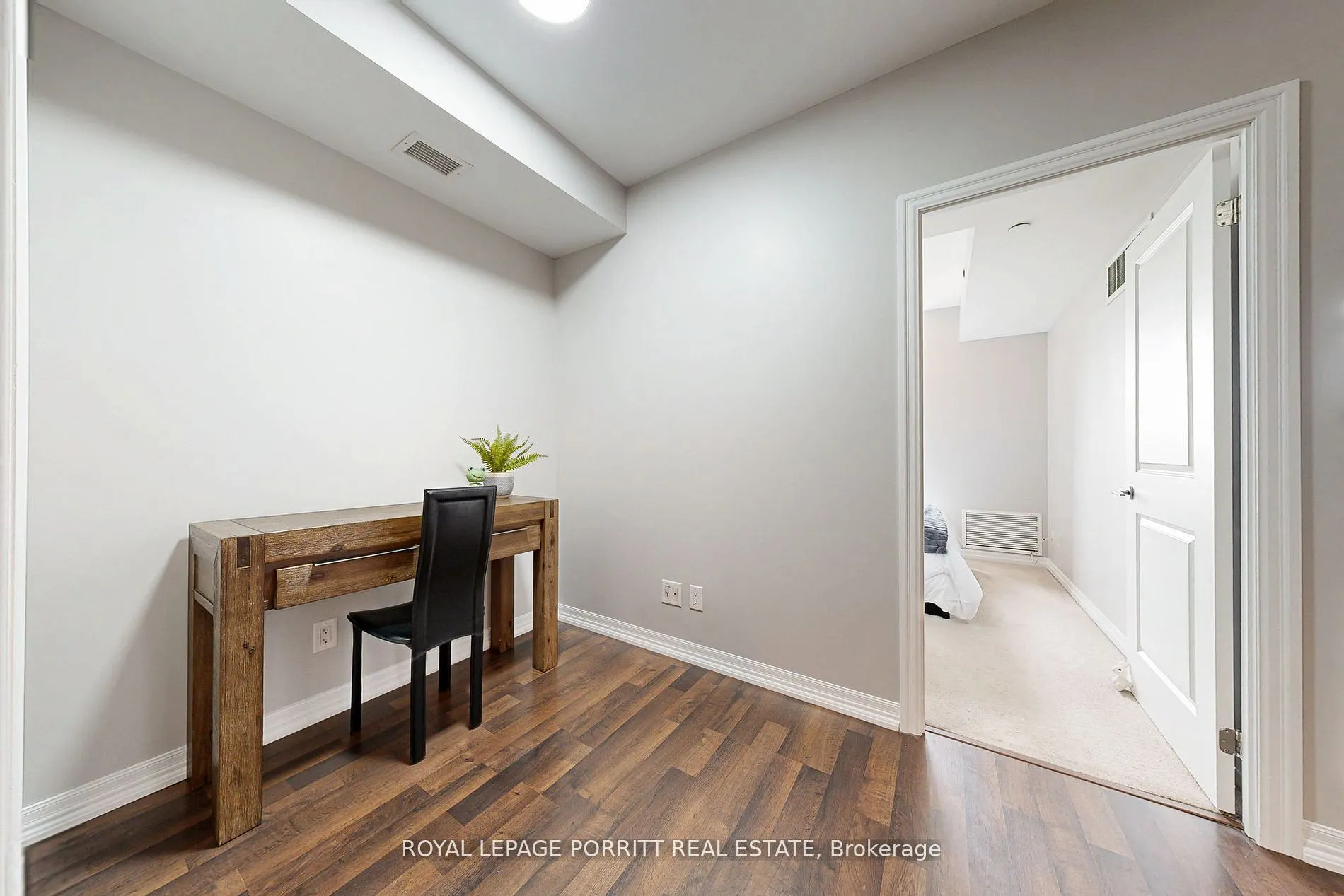 3563 Lake Shore Boulevard W, #404