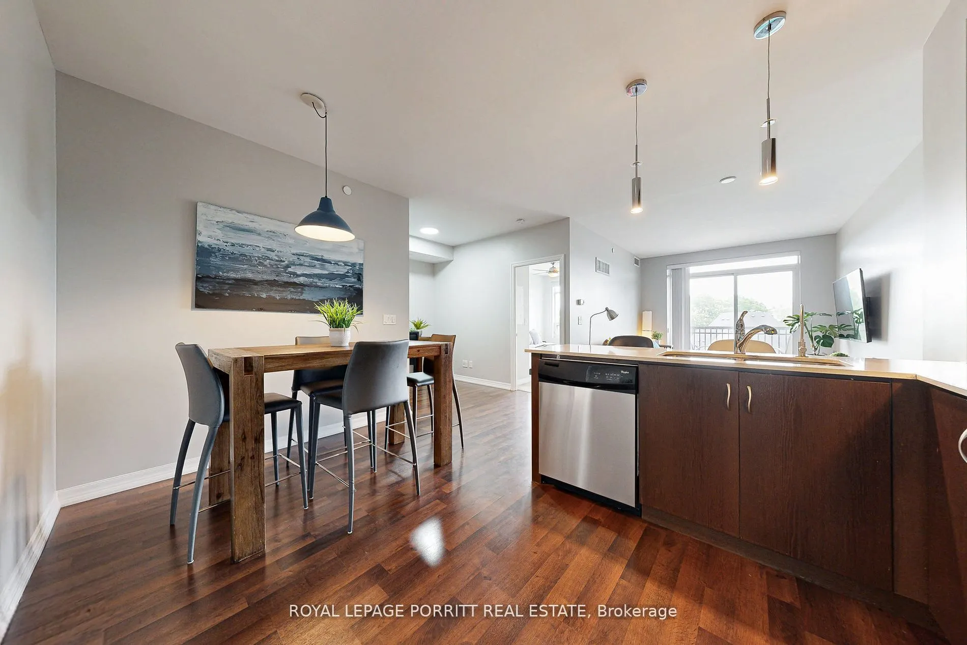 3563 Lake Shore Boulevard W, #404