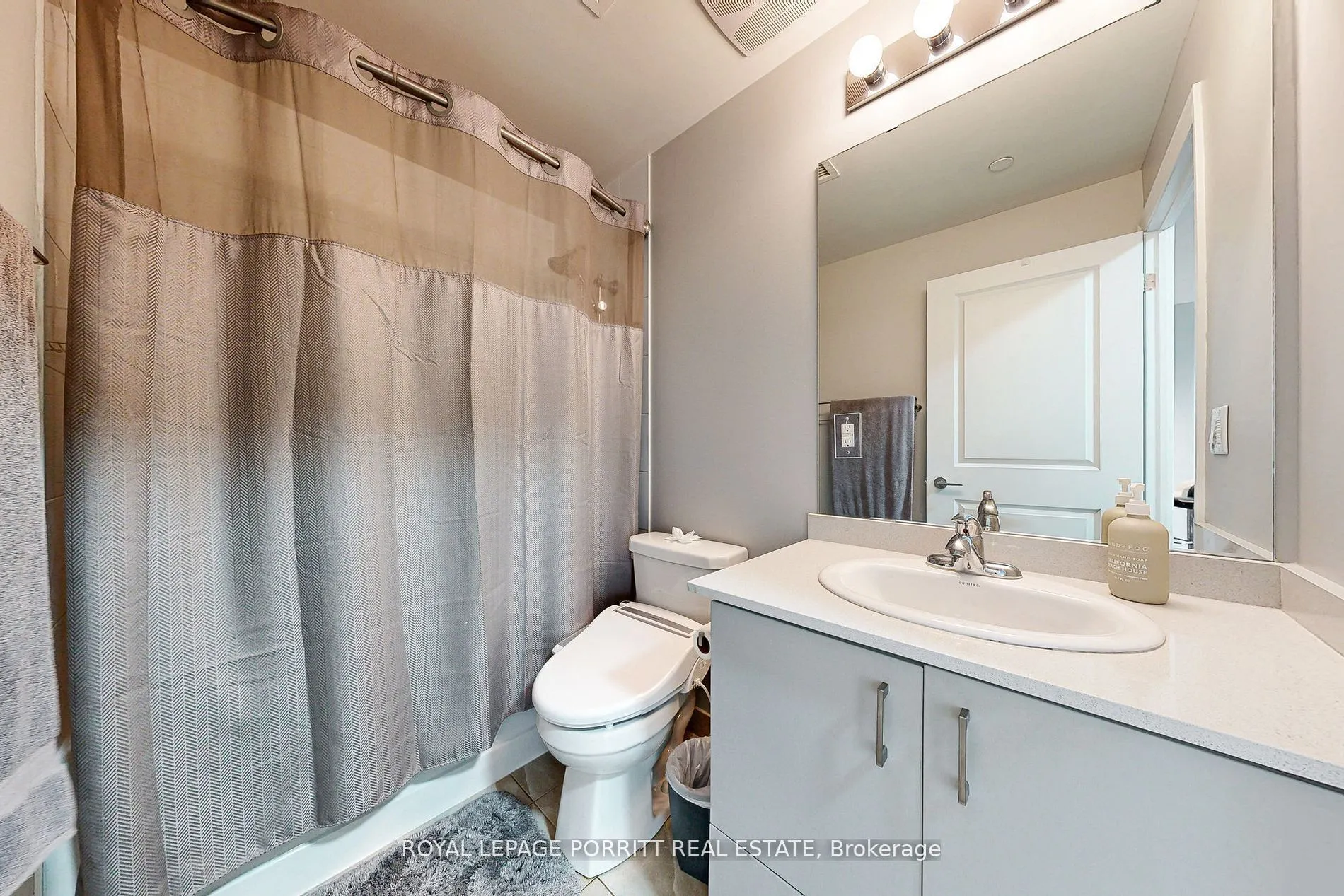 3563 Lake Shore Boulevard W, #404