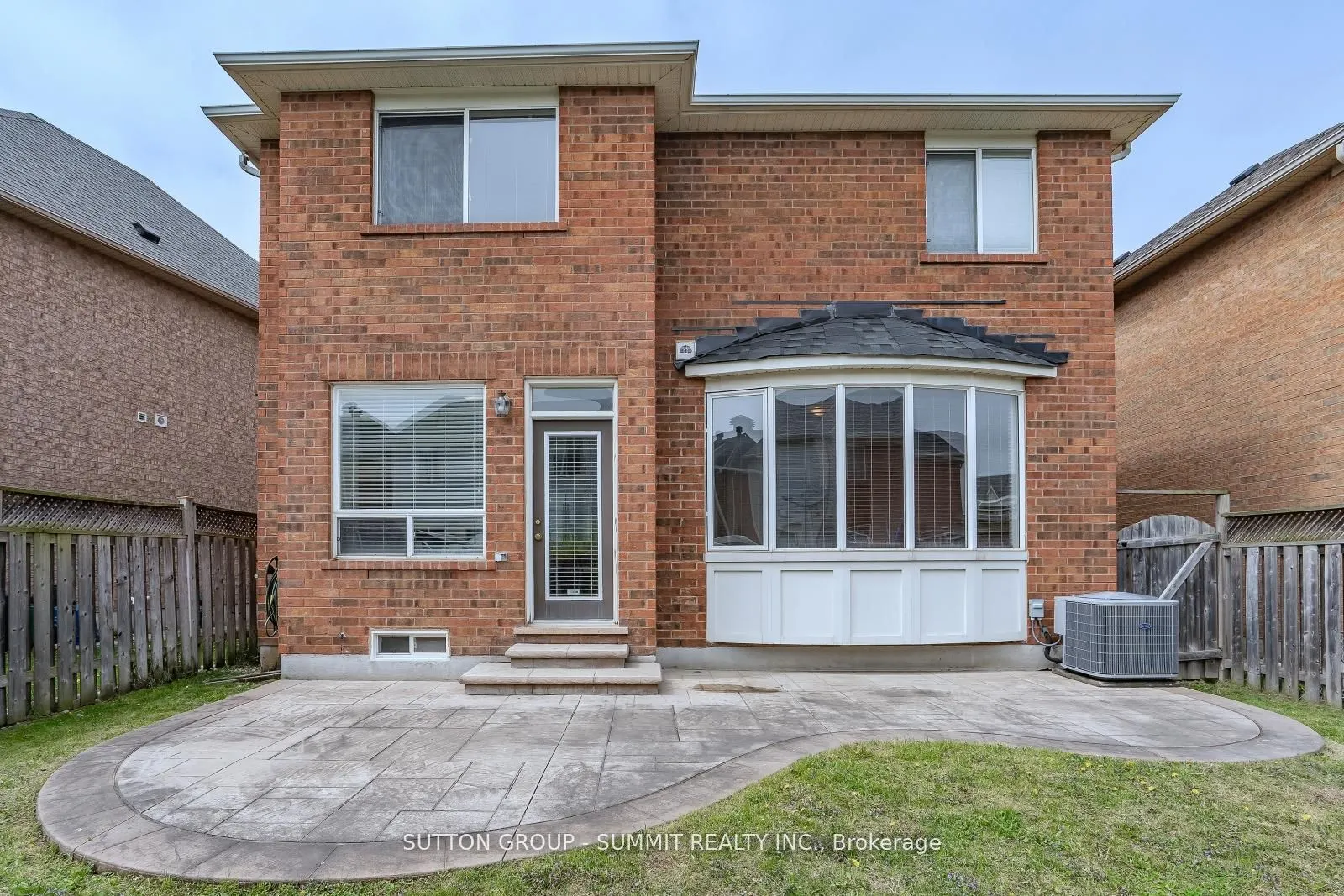 1283 Robson Crescent
