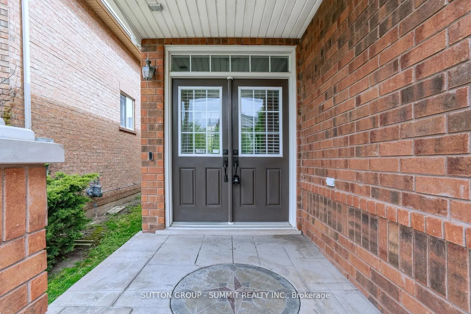 1283 Robson Crescent