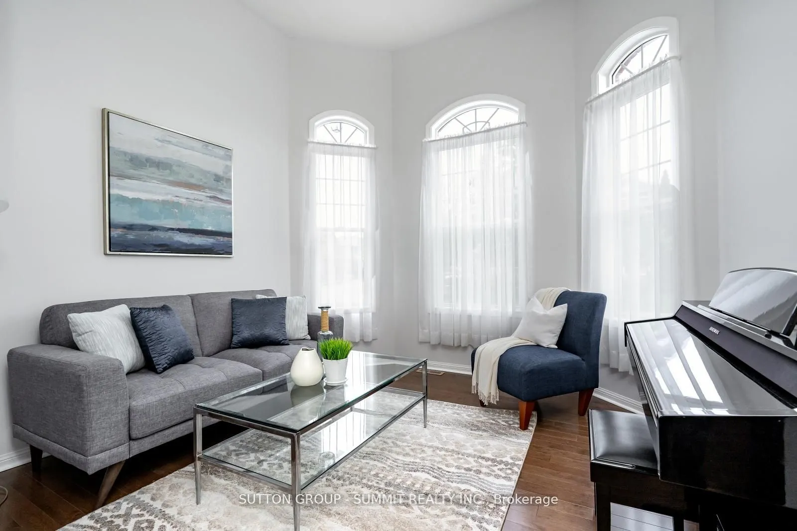 1283 Robson Crescent