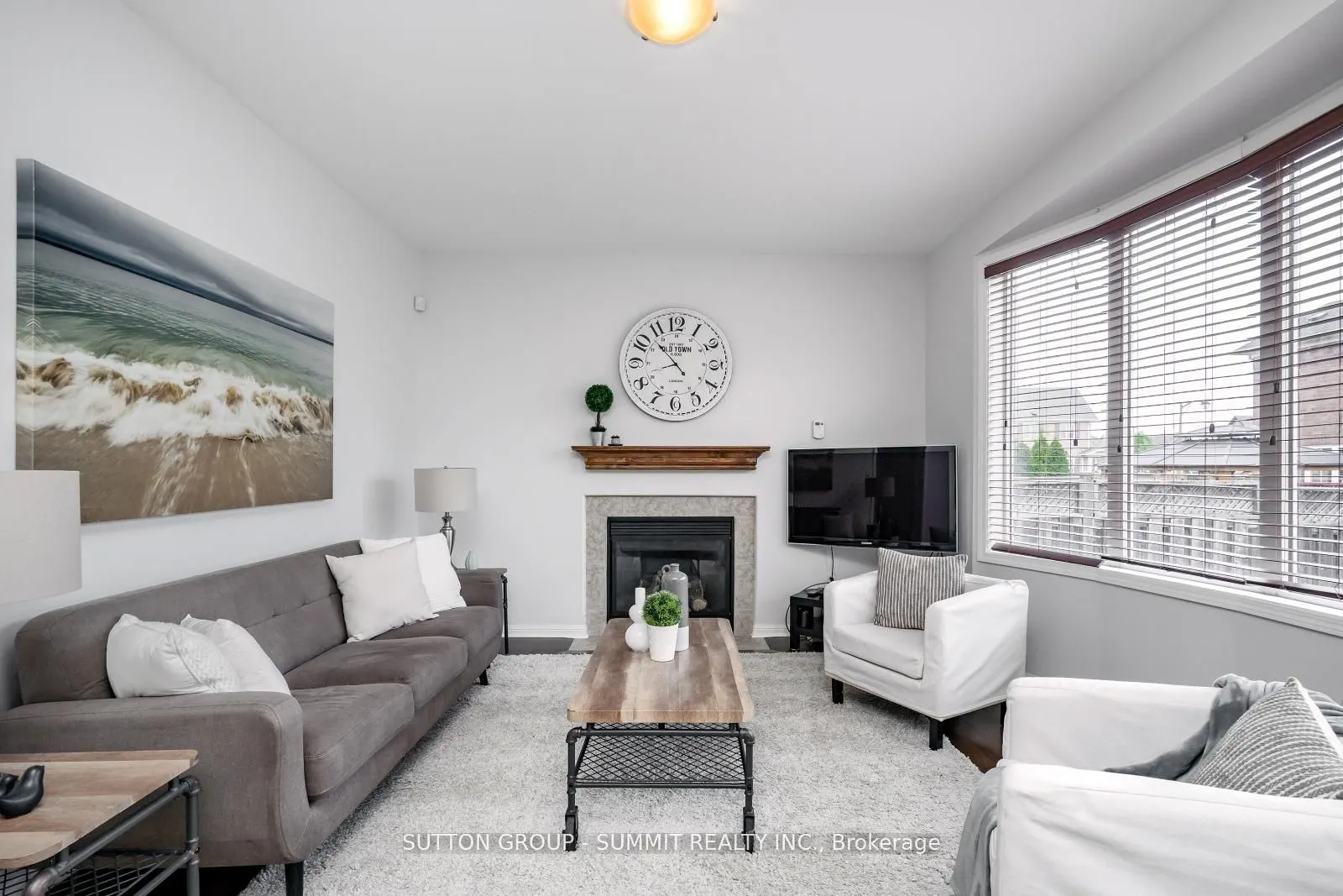 1283 Robson Crescent