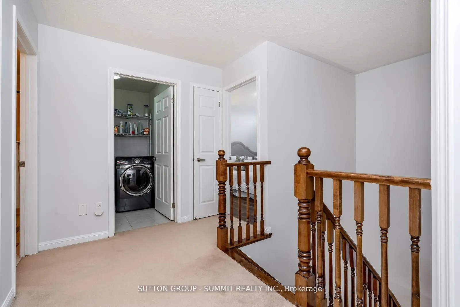 1283 Robson Crescent