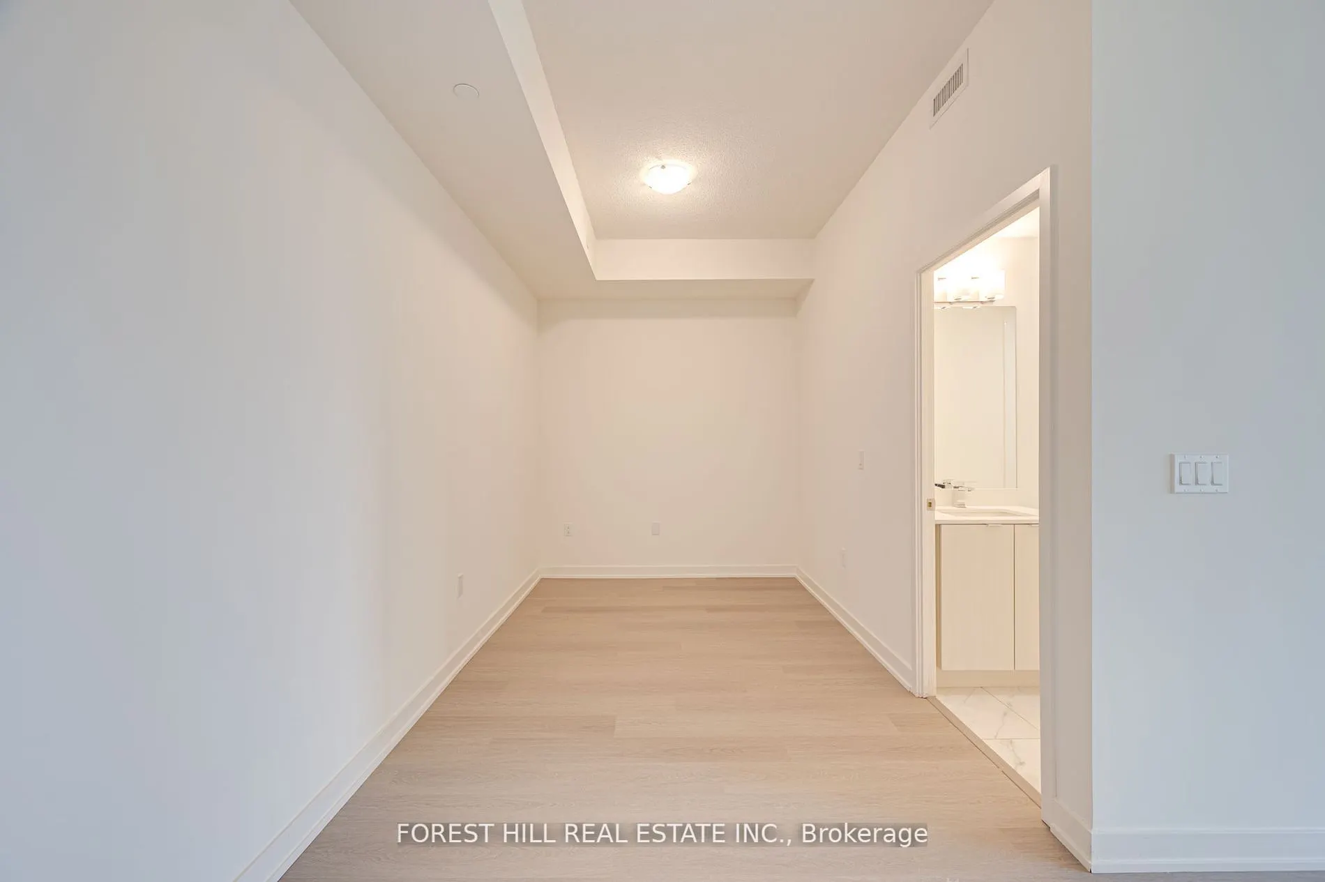 859 The Queensway, #201