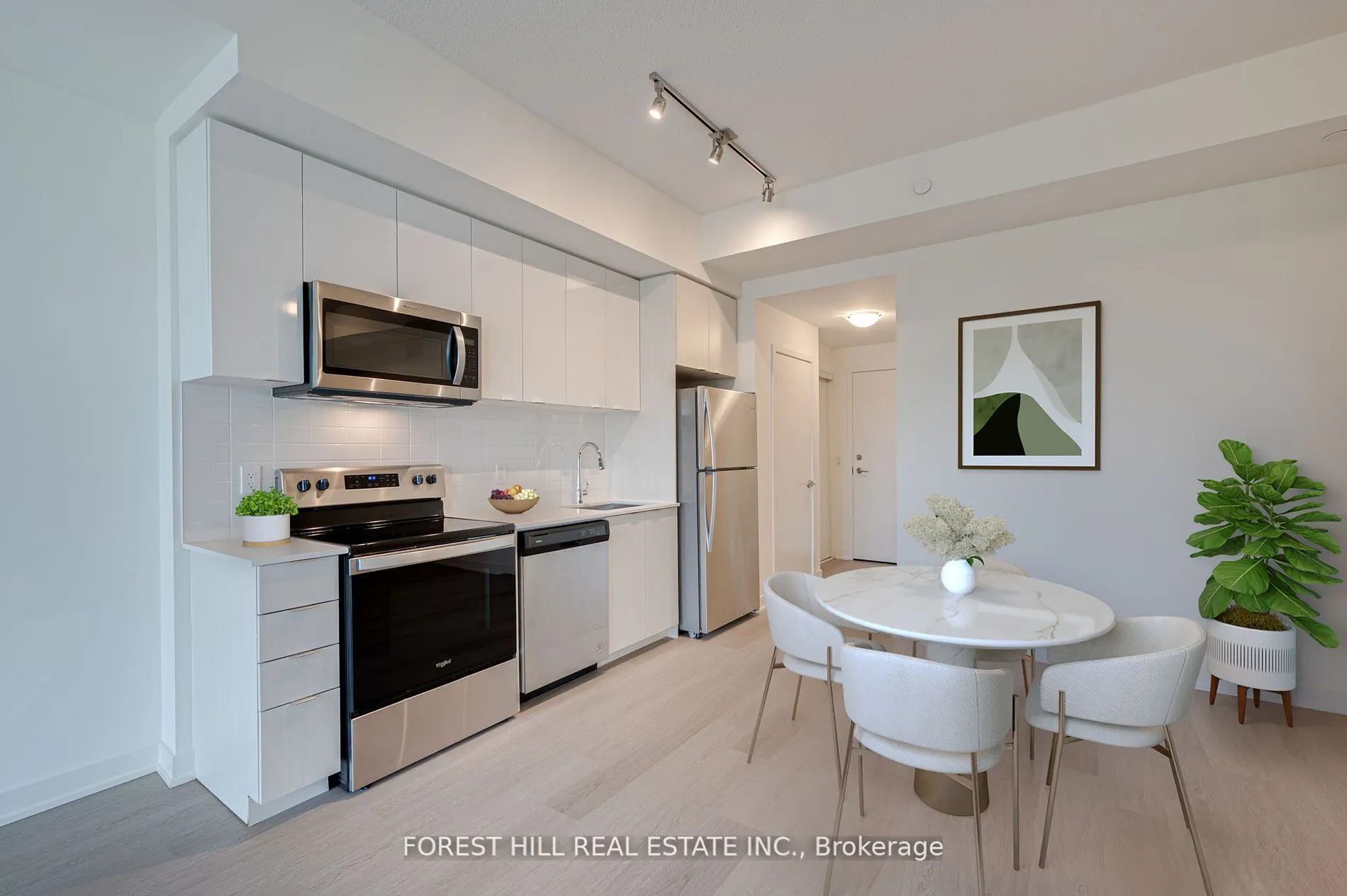 859 The Queensway, #201