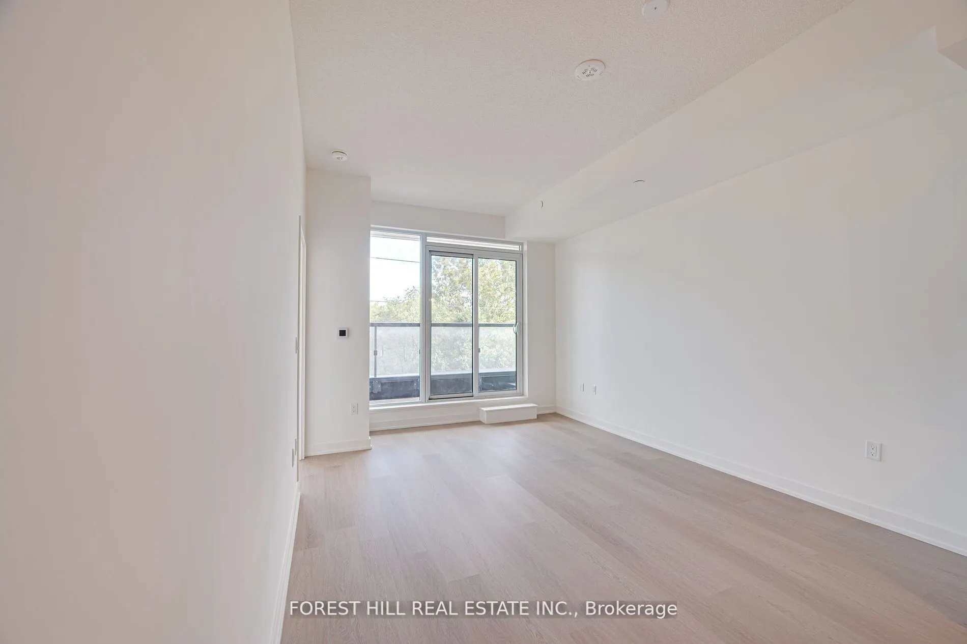 859 The Queensway, #201