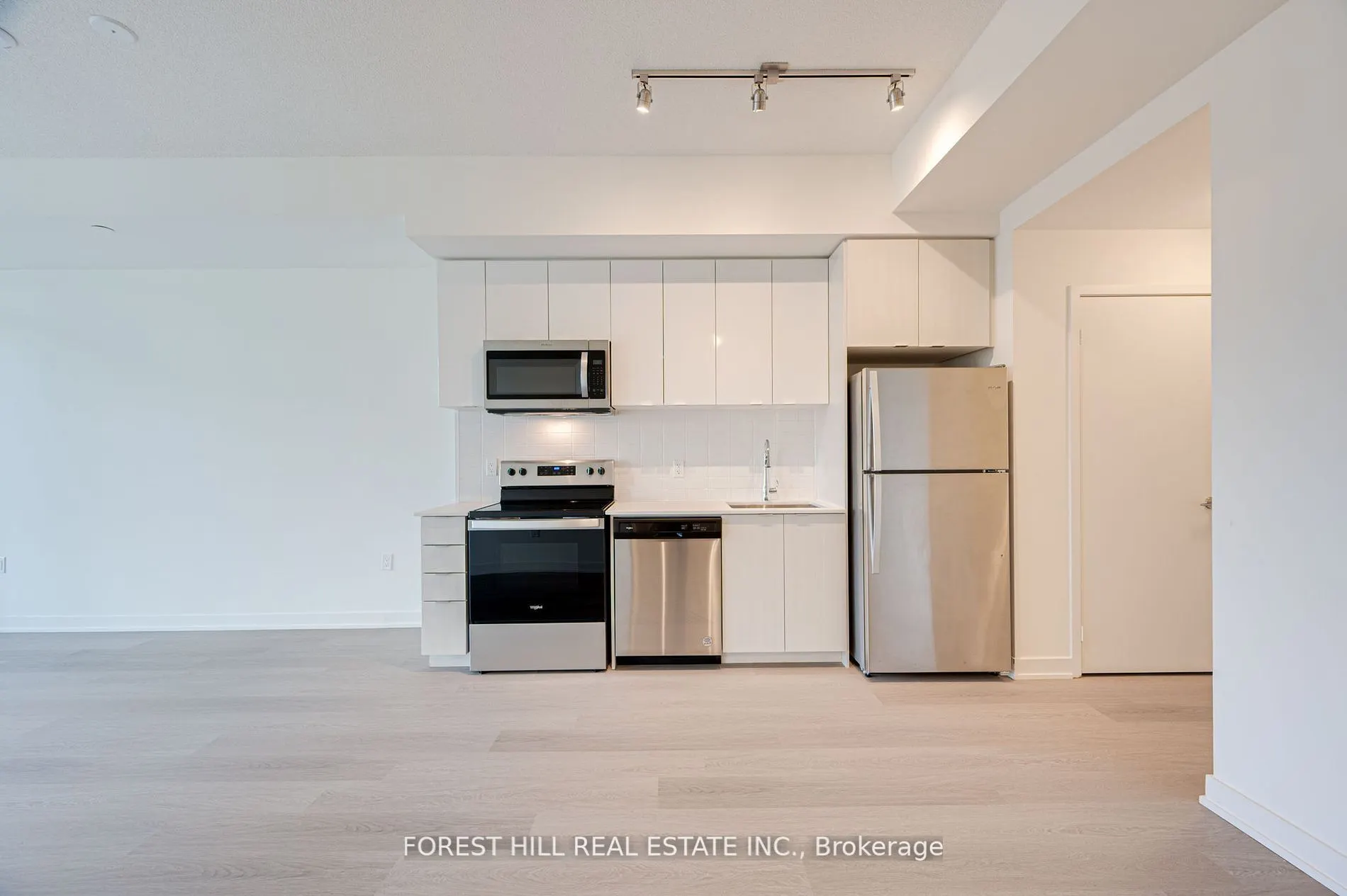 859 The Queensway, #201