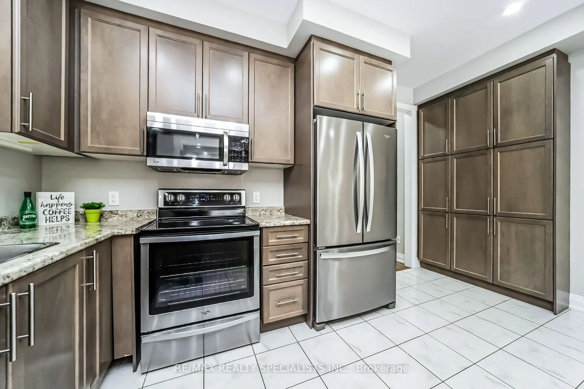 16 Dalbeattie Drive