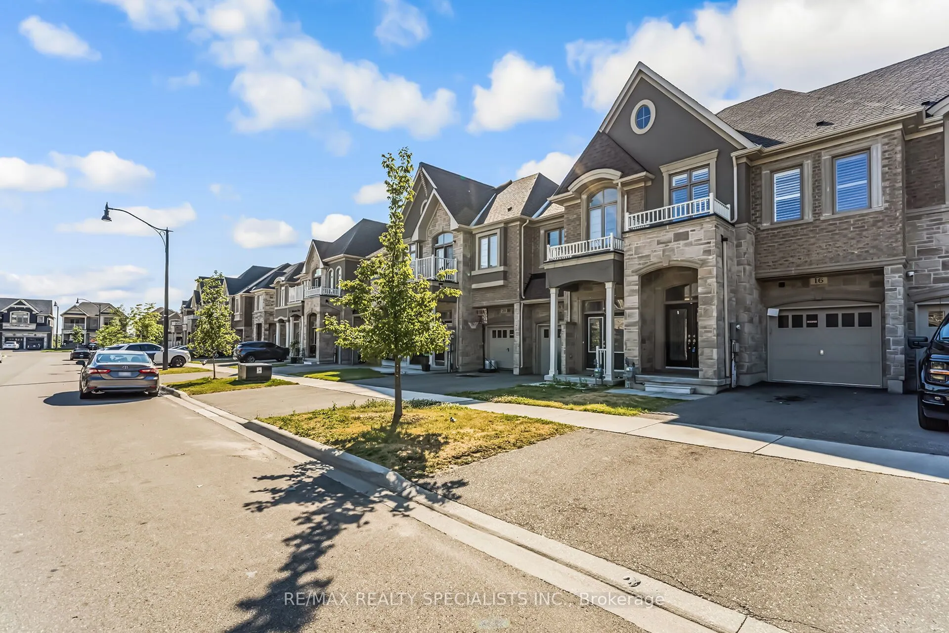 16 Dalbeattie Drive