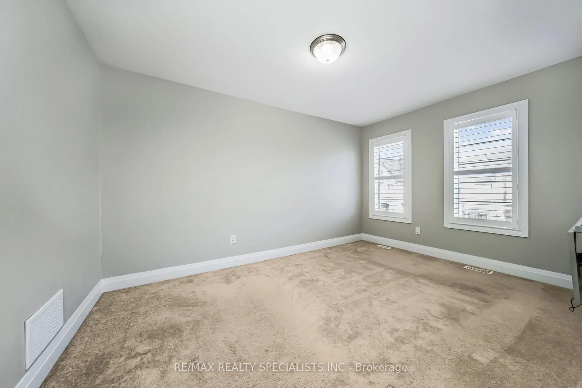 16 Dalbeattie Drive