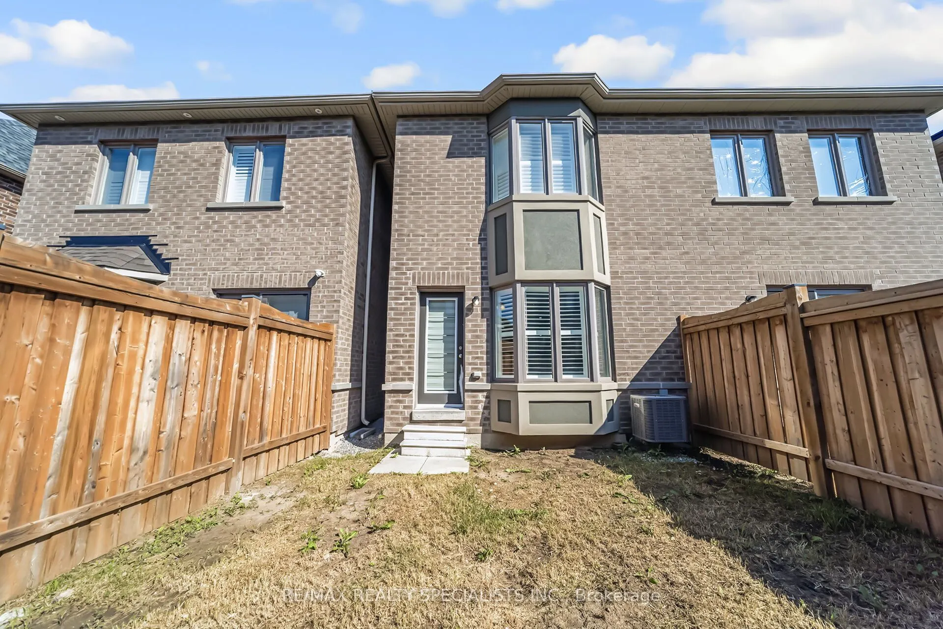 16 Dalbeattie Drive