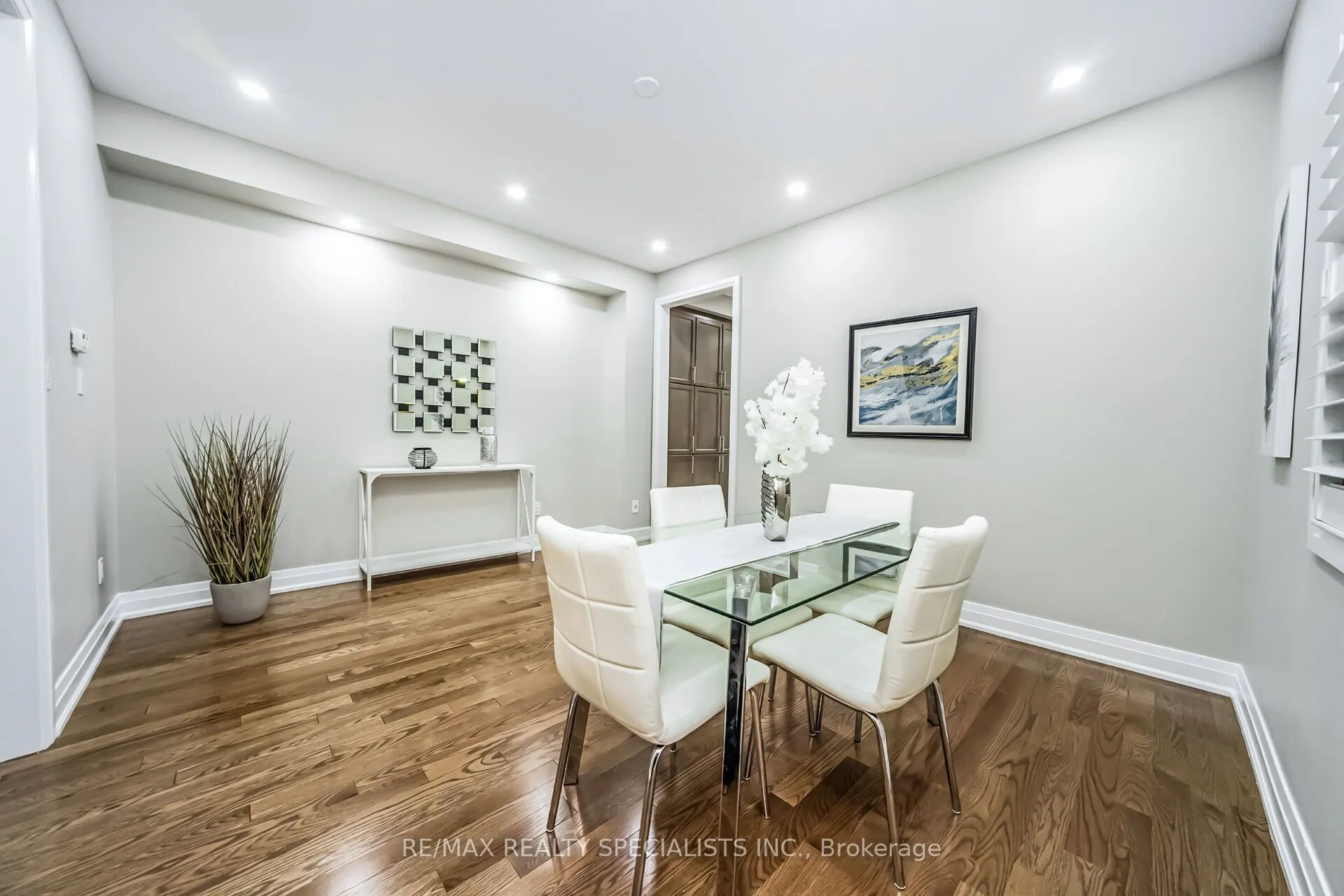 16 Dalbeattie Drive