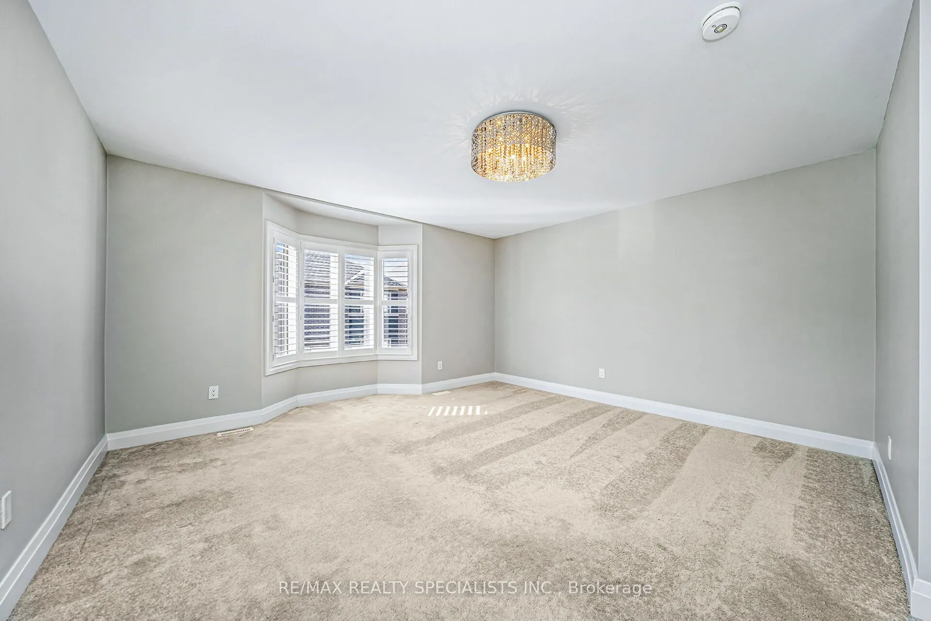 16 Dalbeattie Drive
