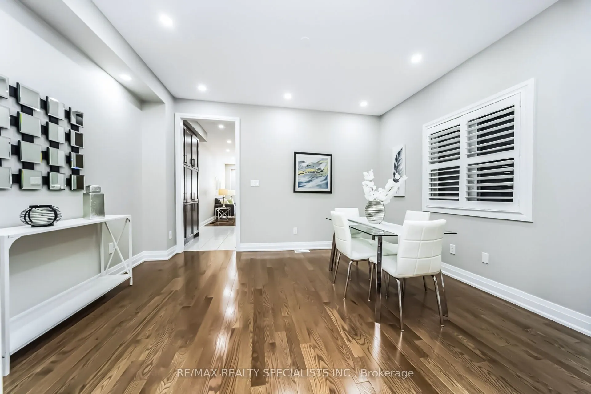 16 Dalbeattie Drive