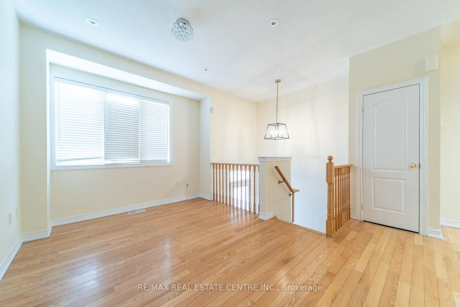 1449 Granrock Crescent