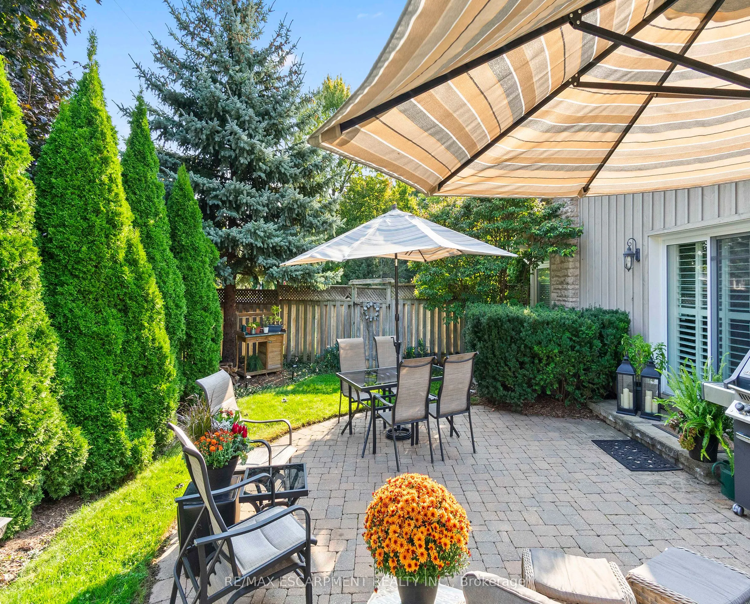 1257 Hillview Crescent