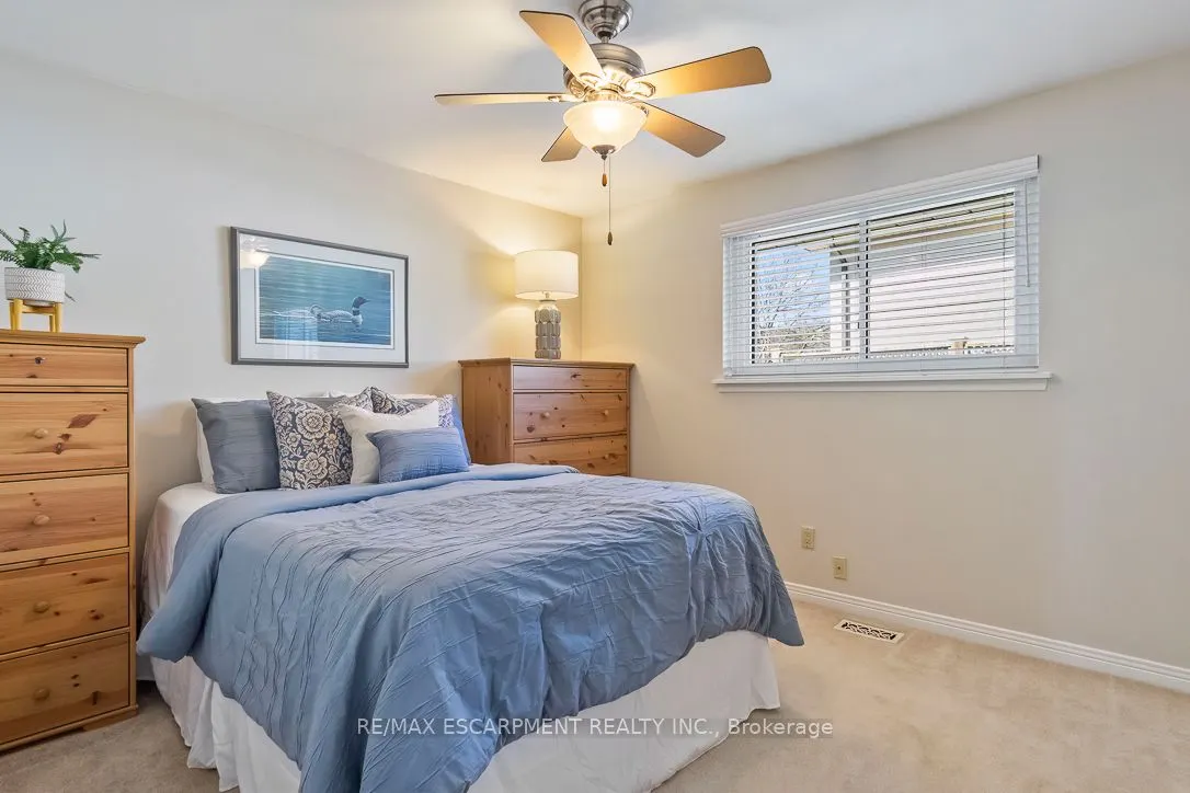 1257 Hillview Crescent