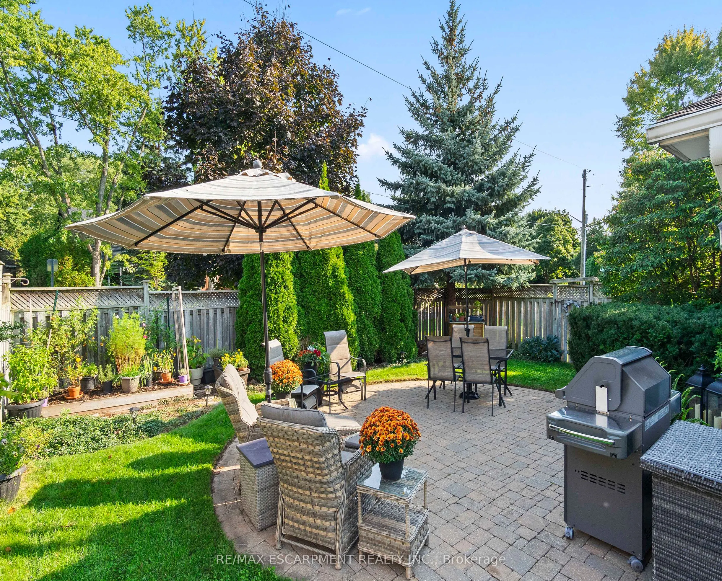 1257 Hillview Crescent