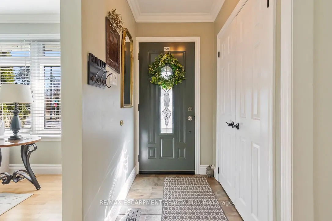 1257 Hillview Crescent