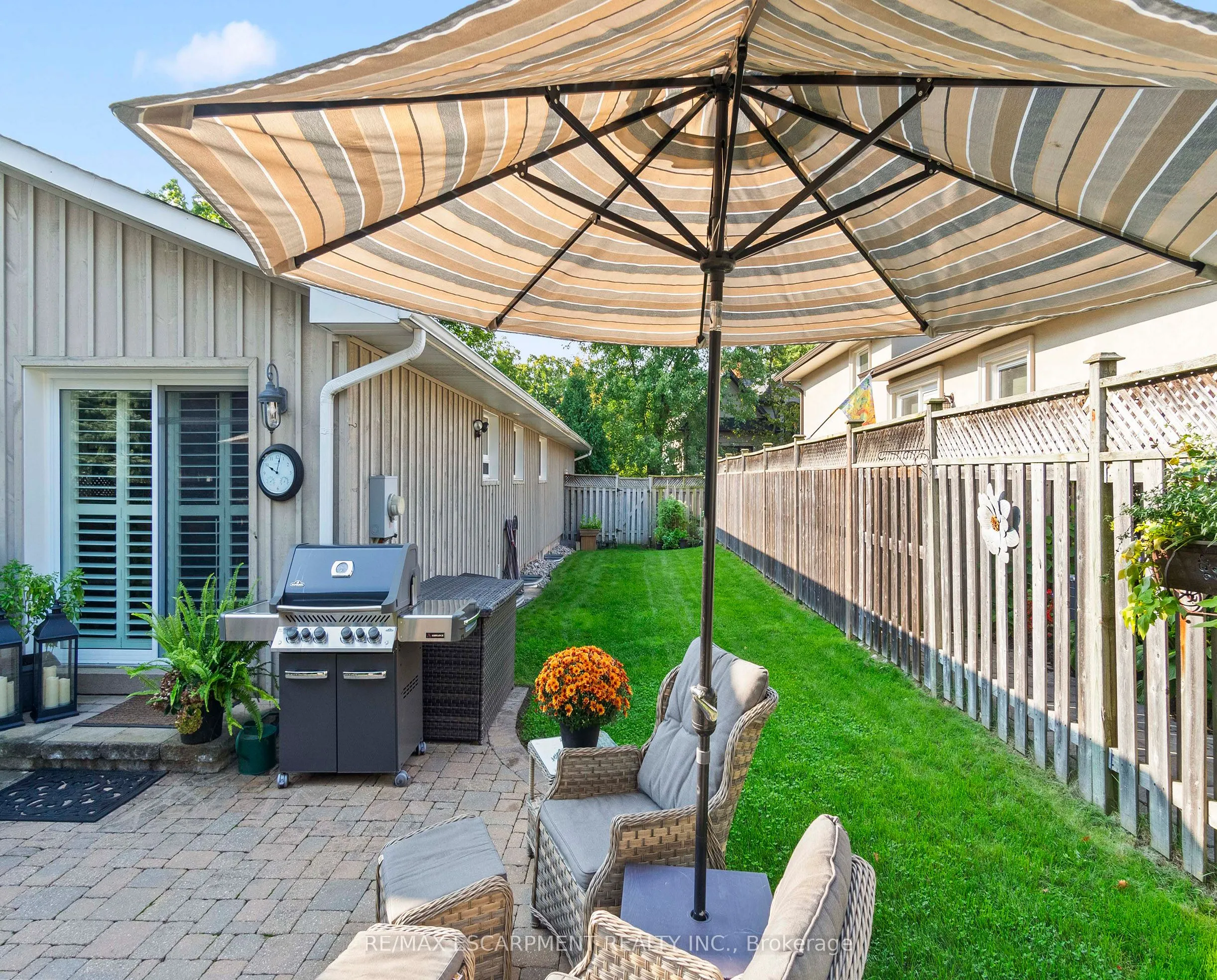 1257 Hillview Crescent