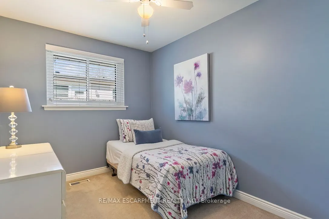 1257 Hillview Crescent