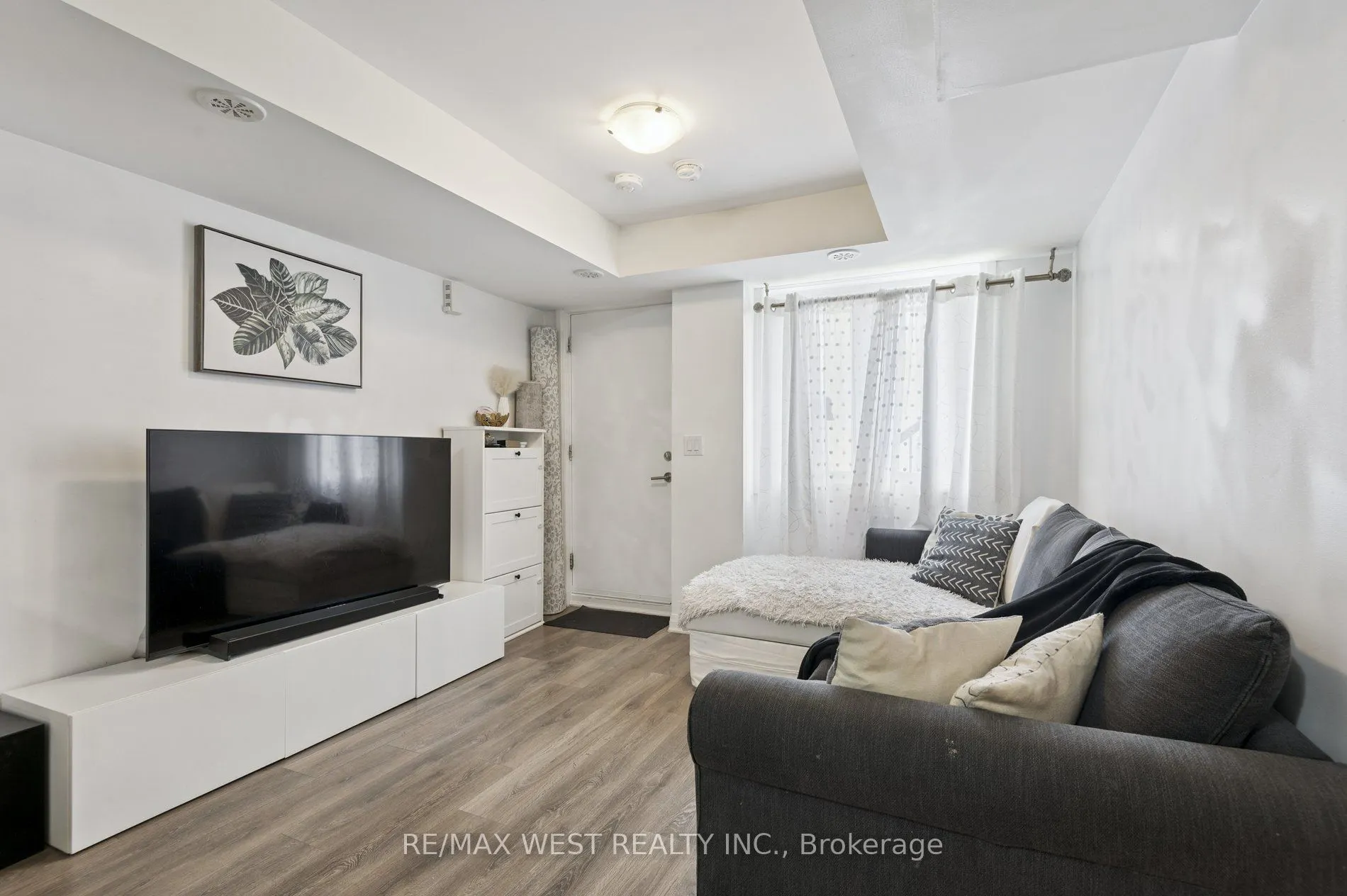 187 William Duncan Road, #10