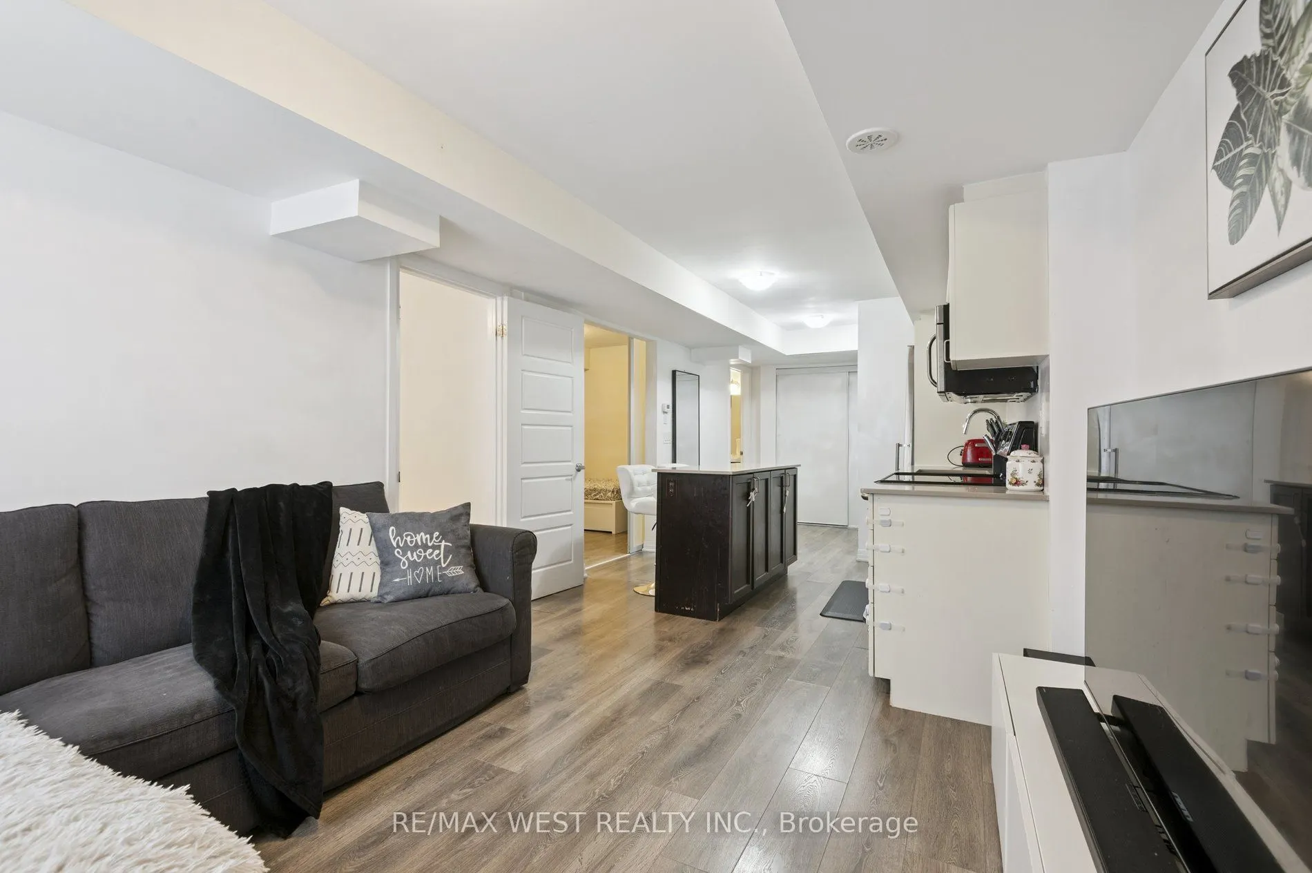187 William Duncan Road, #10