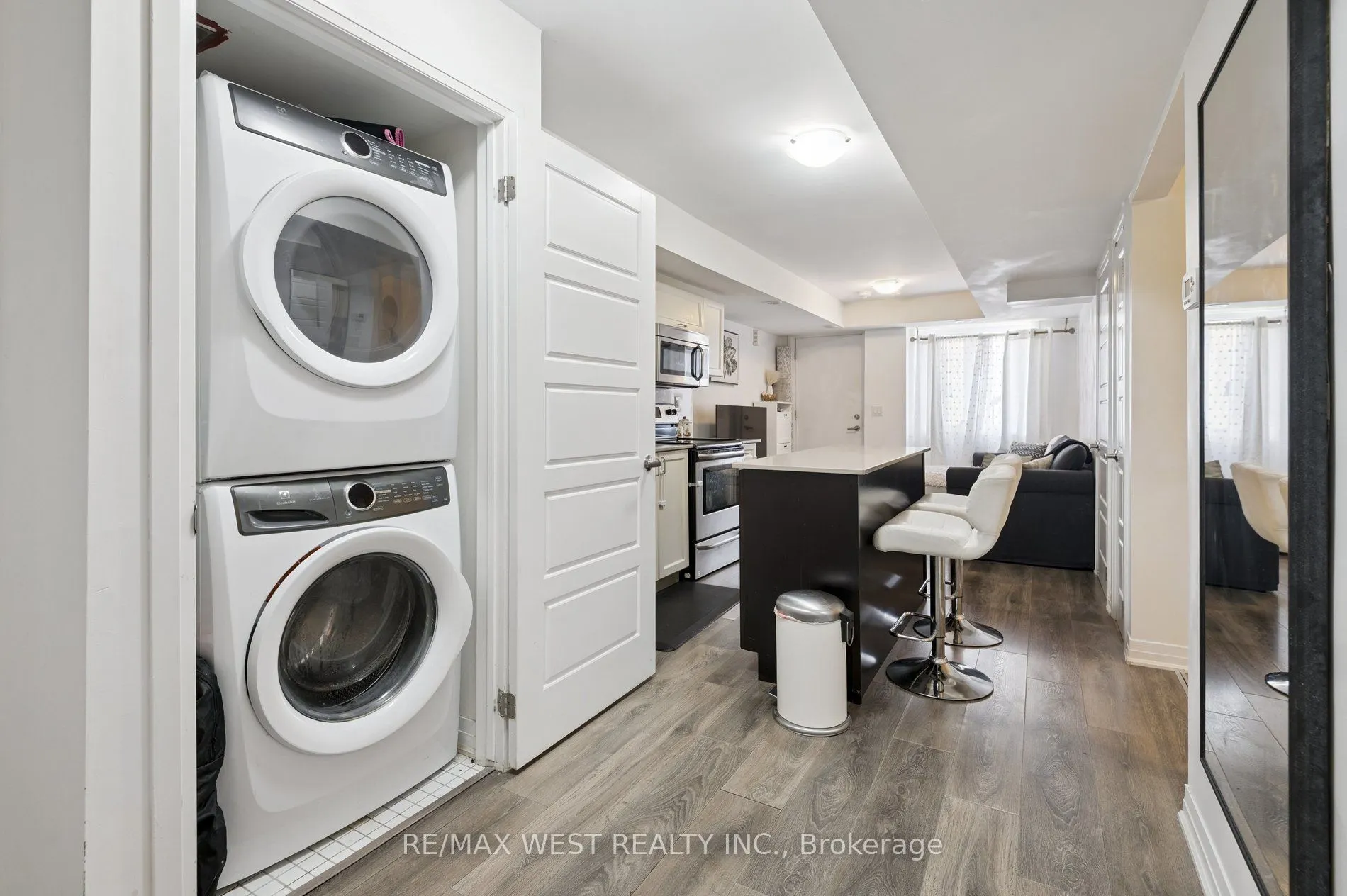 187 William Duncan Road, #10