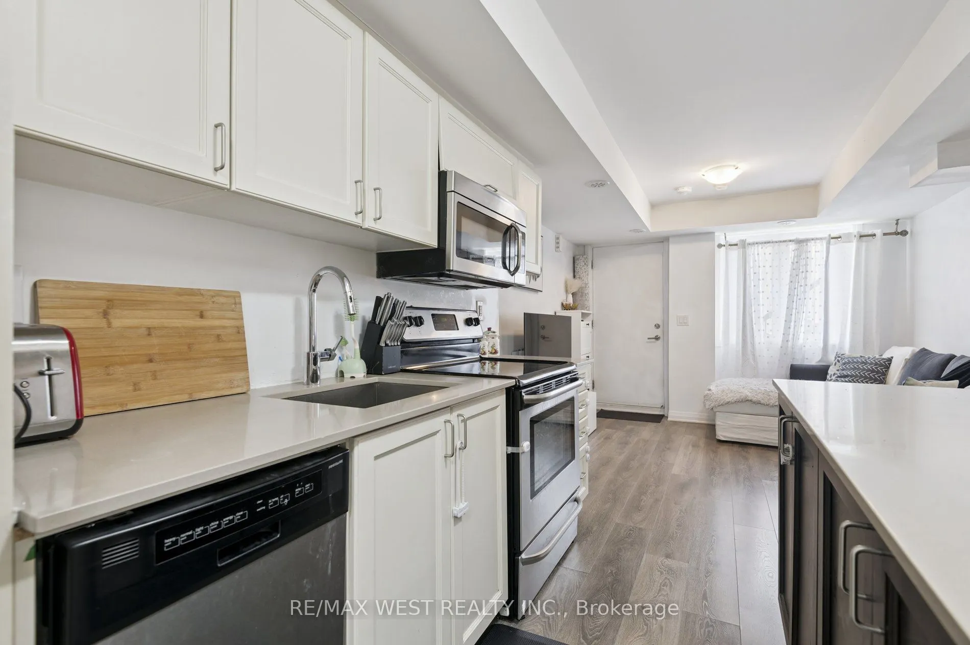 187 William Duncan Road, #10